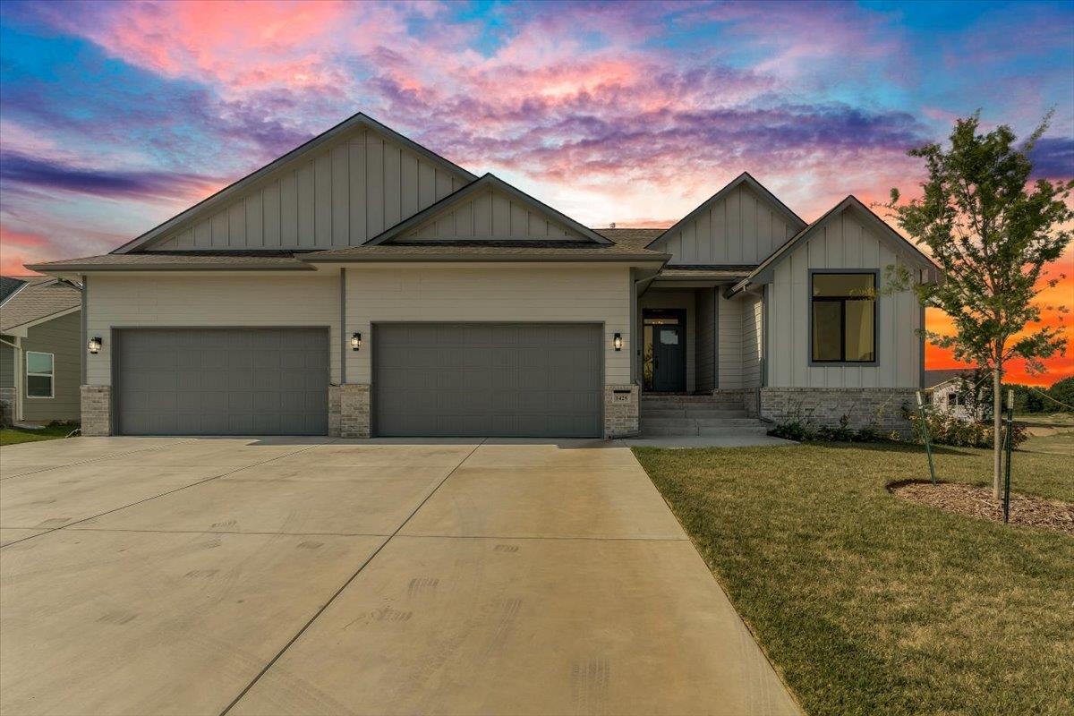 1425 W Cozy Hollow St, Goddard