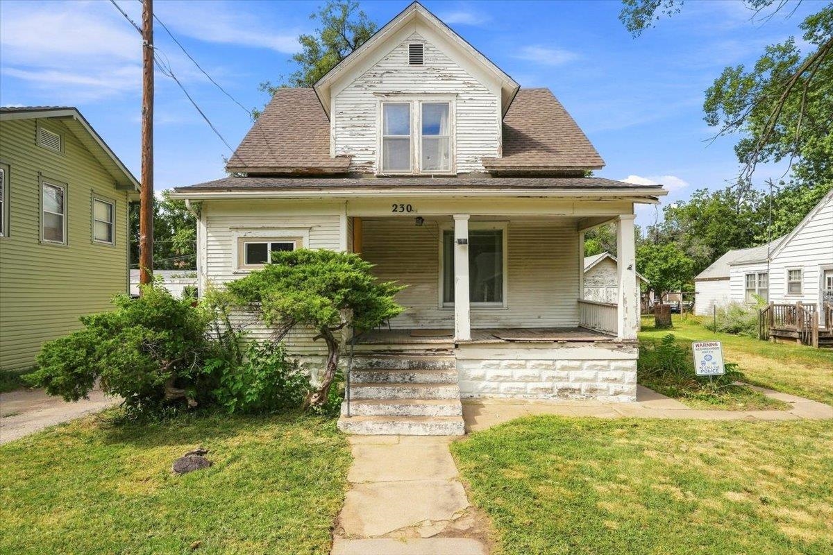230 W 15th St N, Wichita