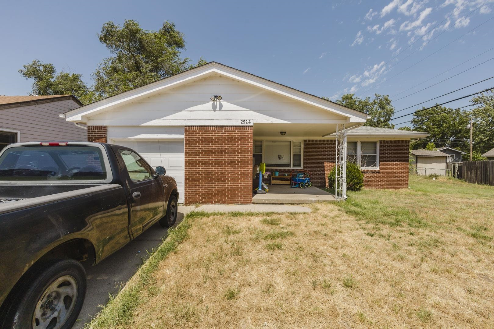 2524 W Columbine, Wichita