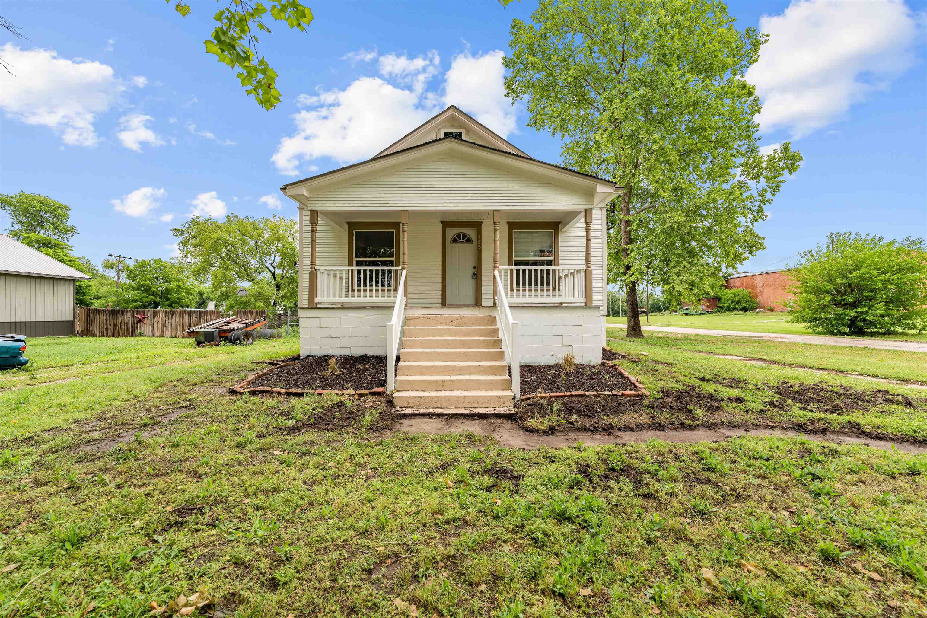 123 King St, Gypsum, KS, 67448
