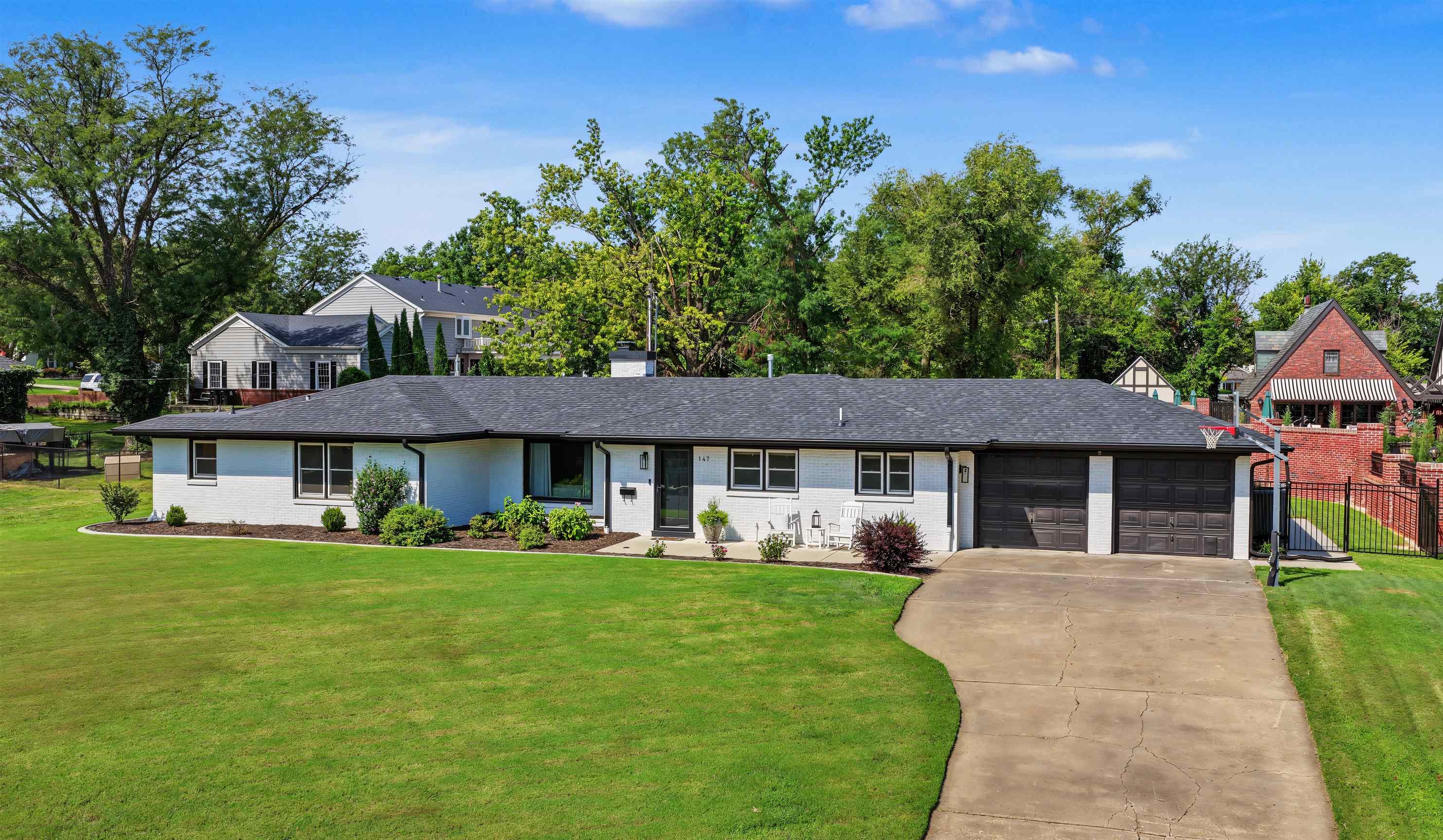 147 Overhill Rd, Salina, KS, 67401