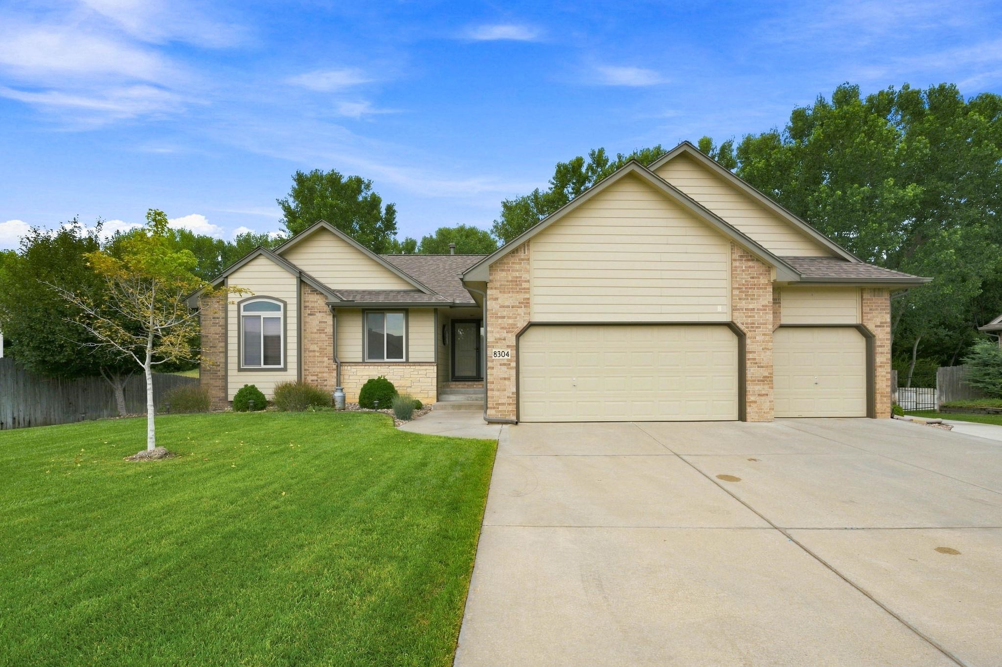 8304 W Candlewood Cir, Wichita