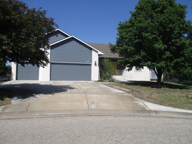 3434 N Hazelwood Ct, Wichita