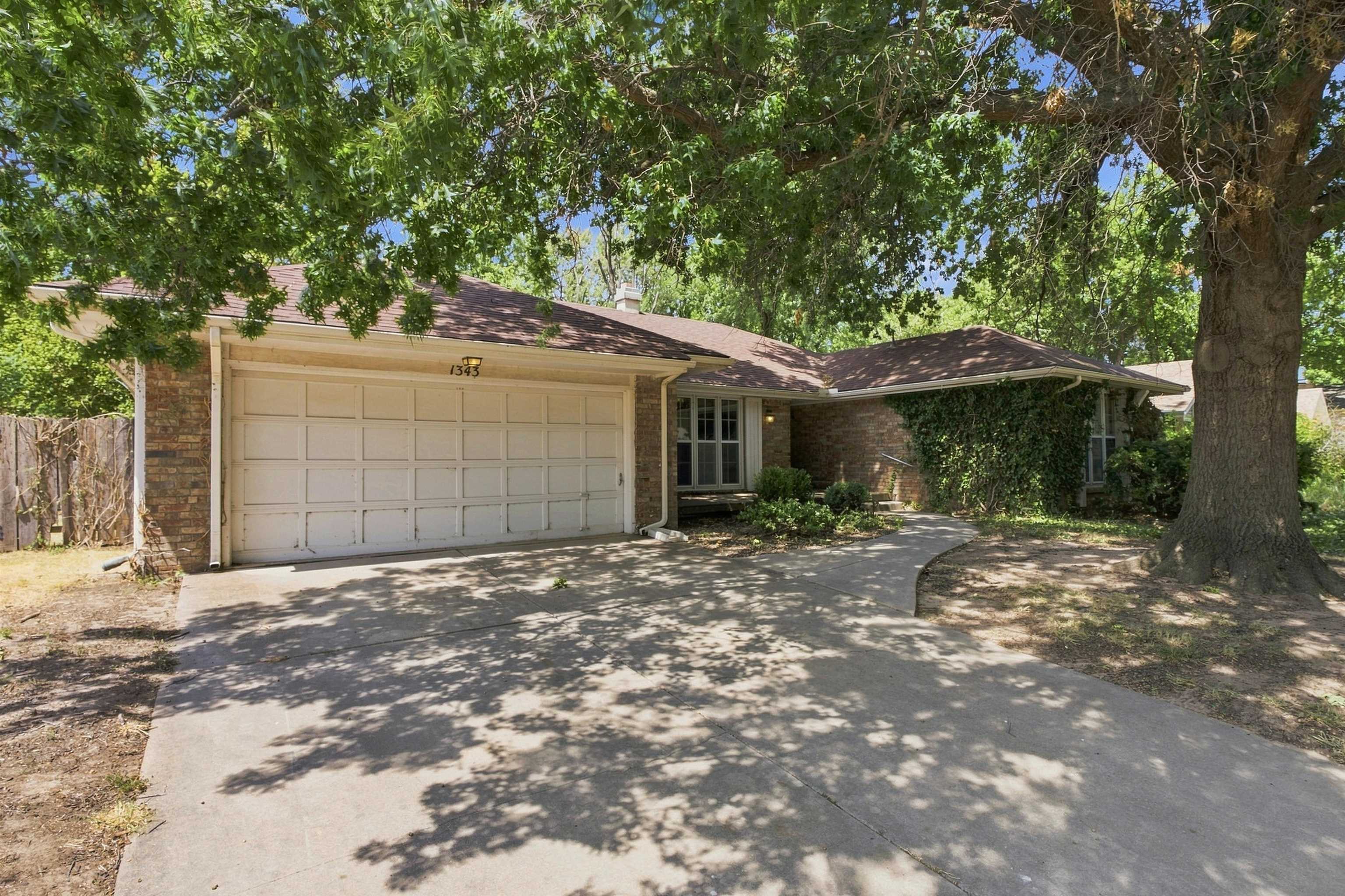 1343 N Caddy Ln, Wichita, KS, 67212-4207 photo 2