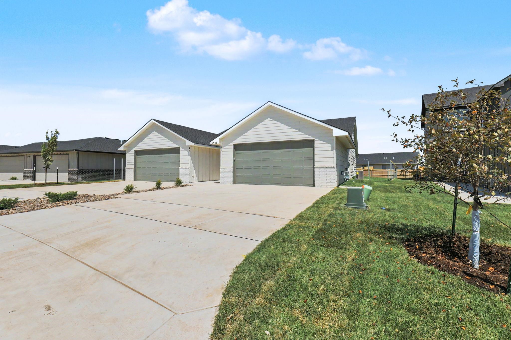 2931 S Cedar Crest Ct #200, Wichita