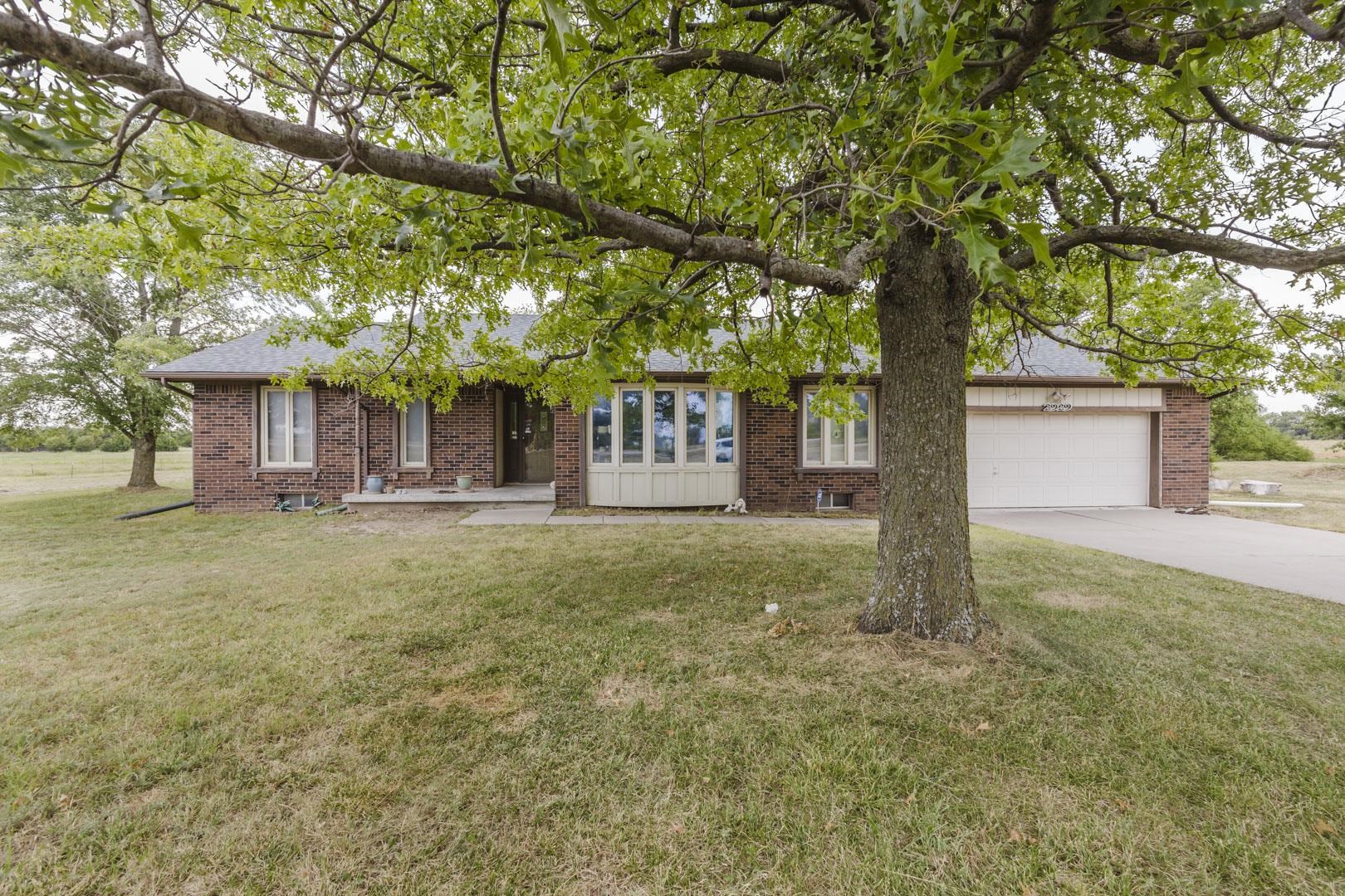 2929 S Greenwich, Wichita