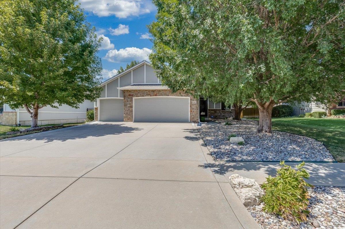 1201 N Beau Jardin, Derby