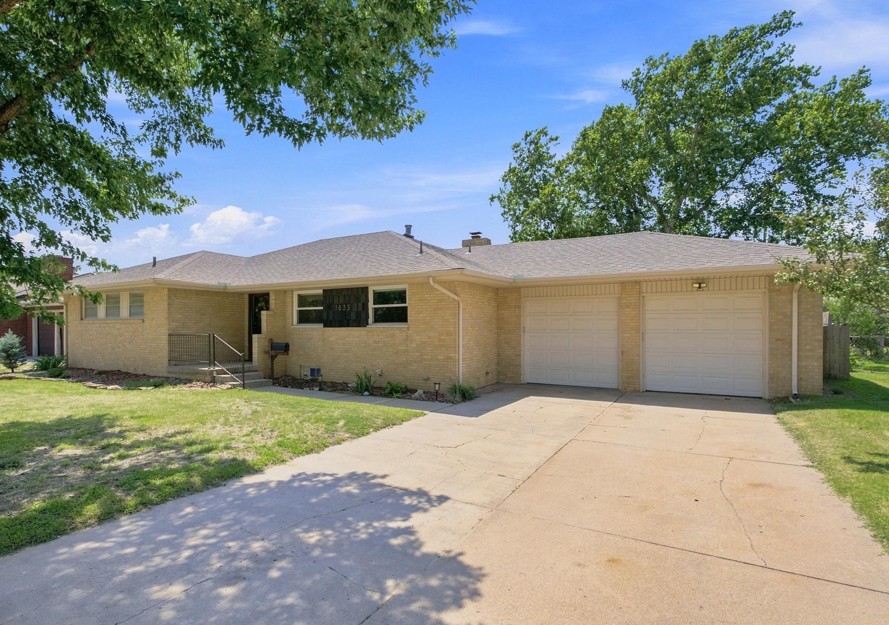 1633 N Charles St, Wichita