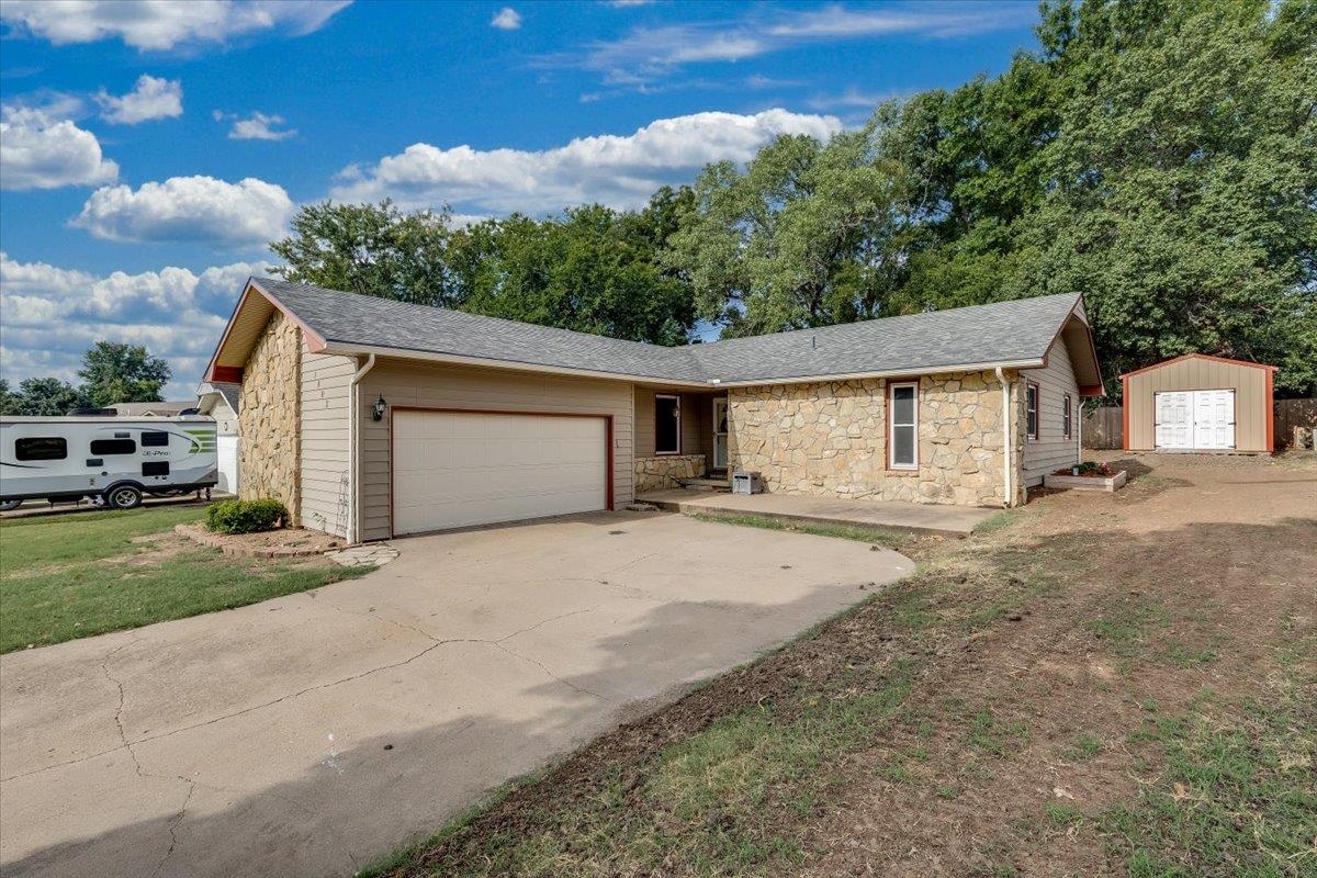1003 Highland Dr, Arkansas City