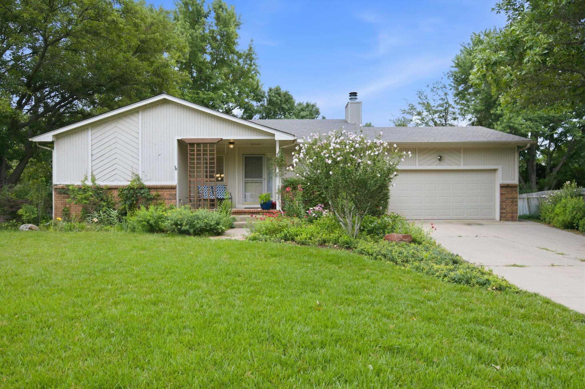 1325 N Split Rail, Derby