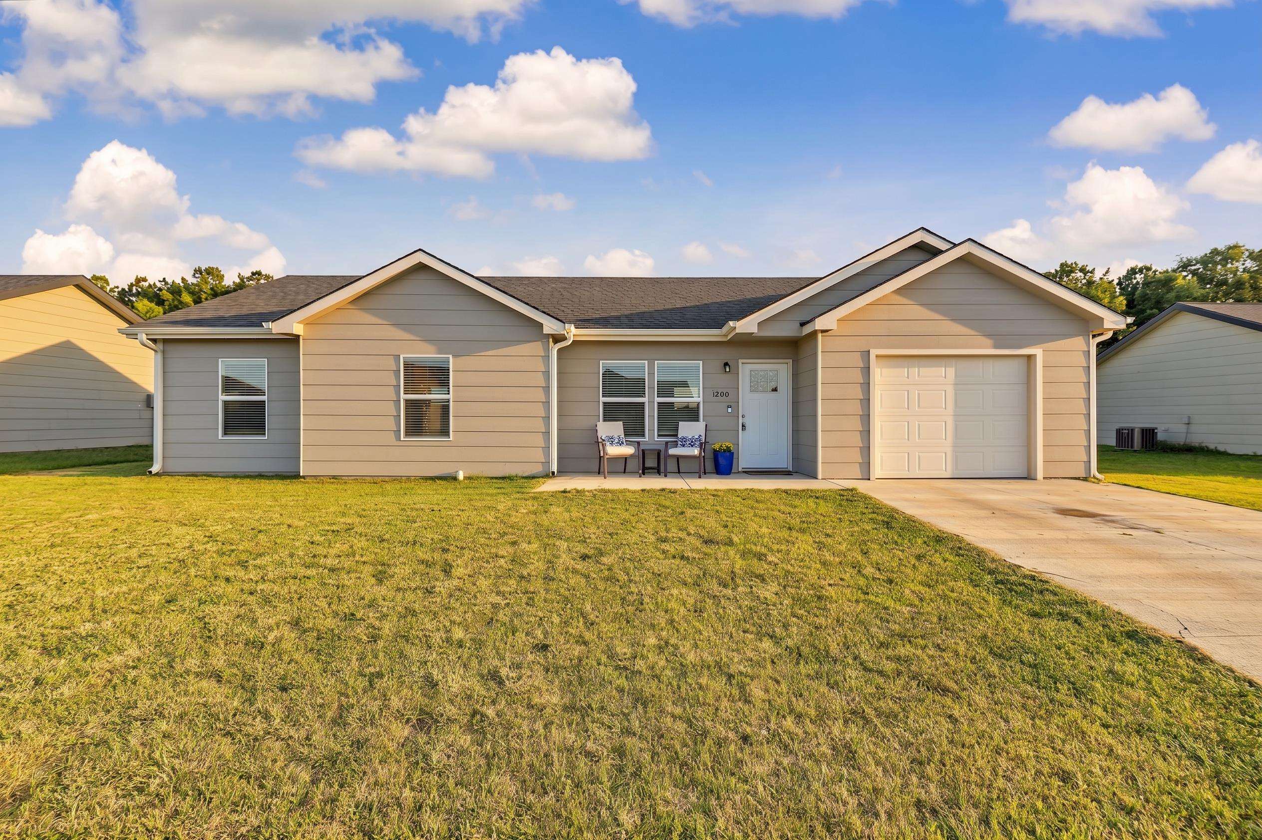 1200 Nautical Dr, Salina, KS, 67401