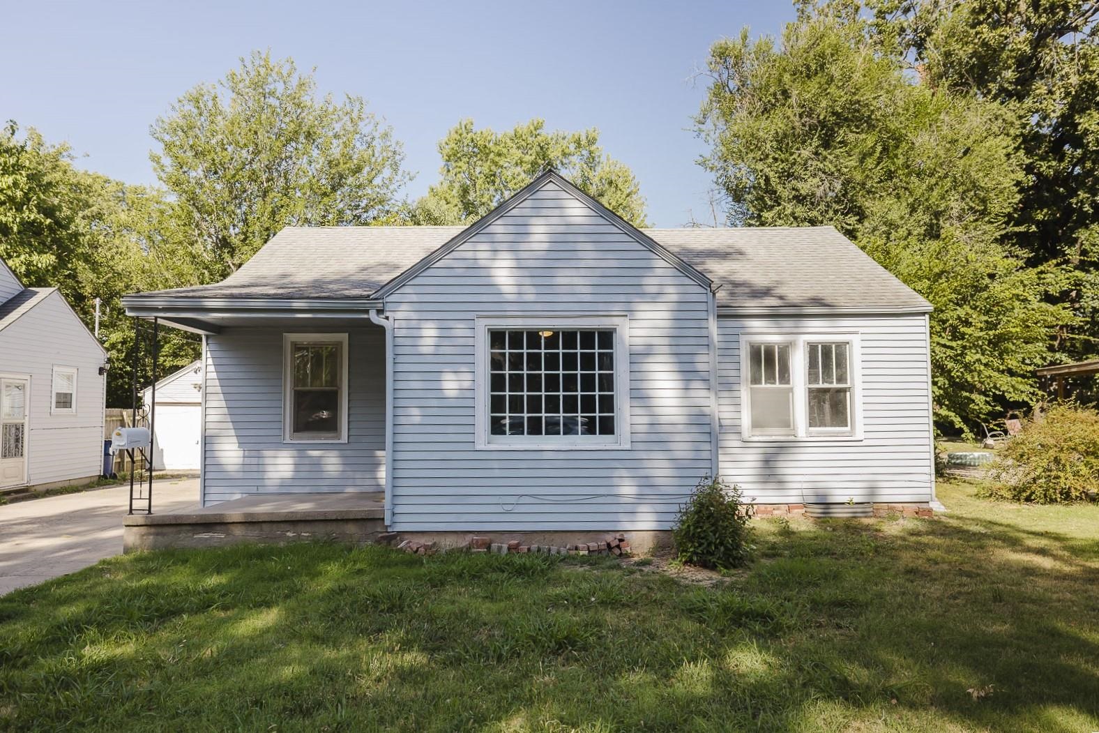 1527 N Woodland, Wichita