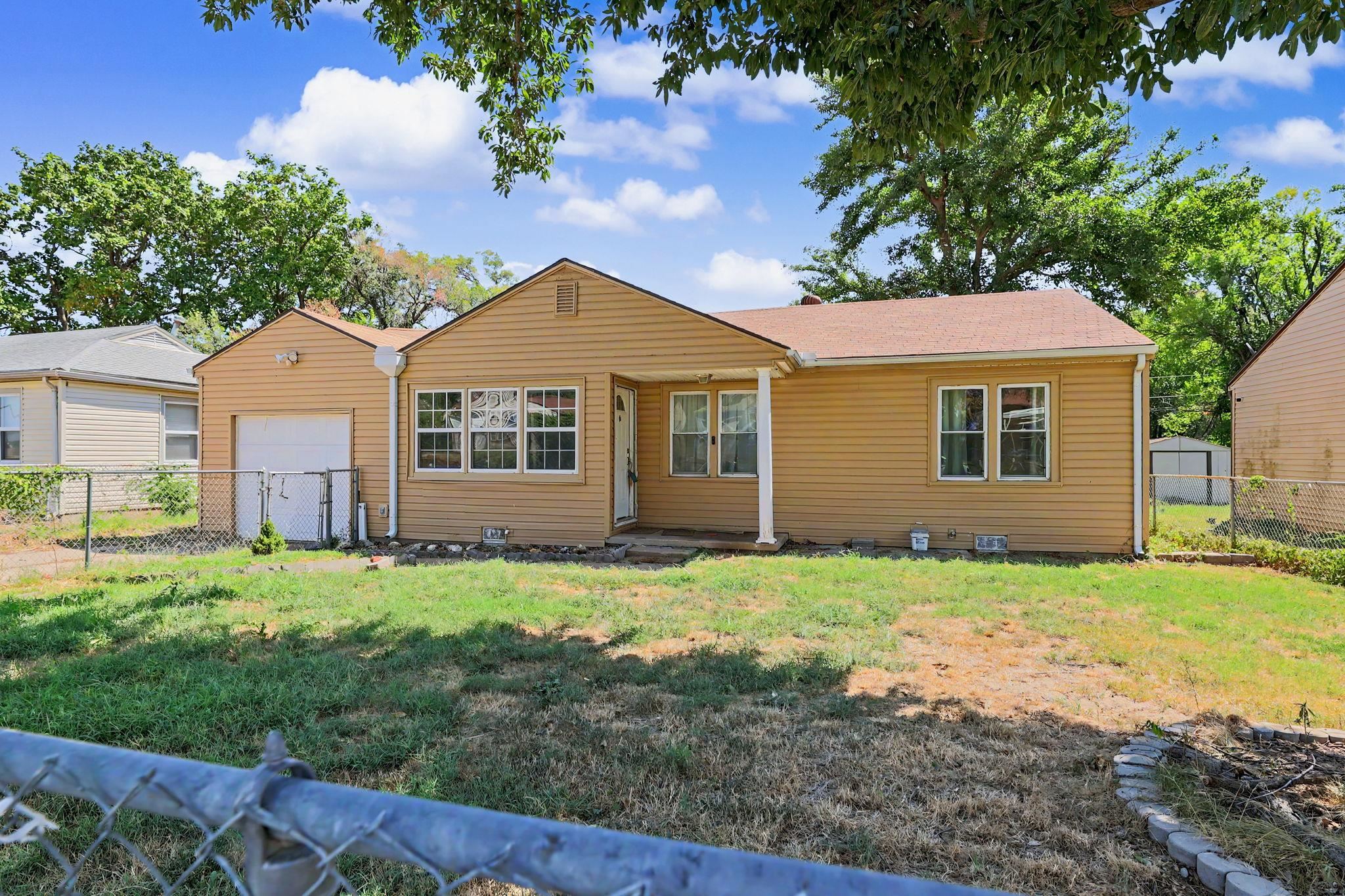 2746 N Iva, Wichita