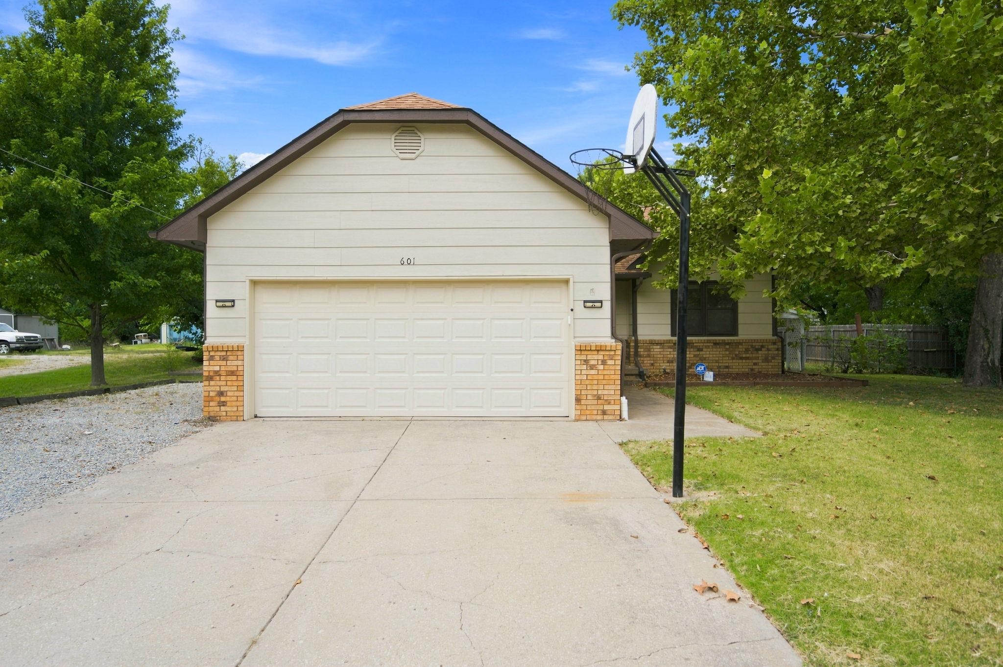 601 Joye, Andover