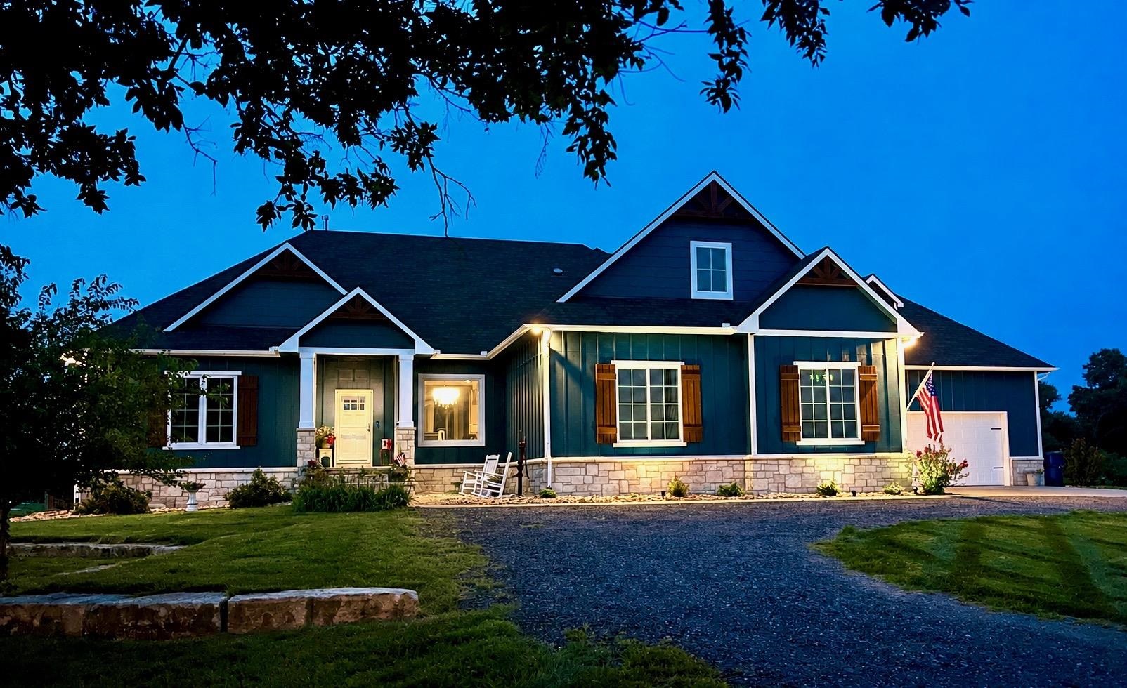 1042 N Lake Road, Cheney
