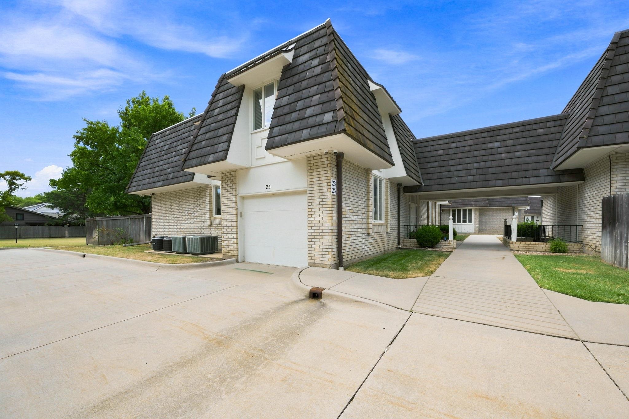 7077 E Central #23, Wichita