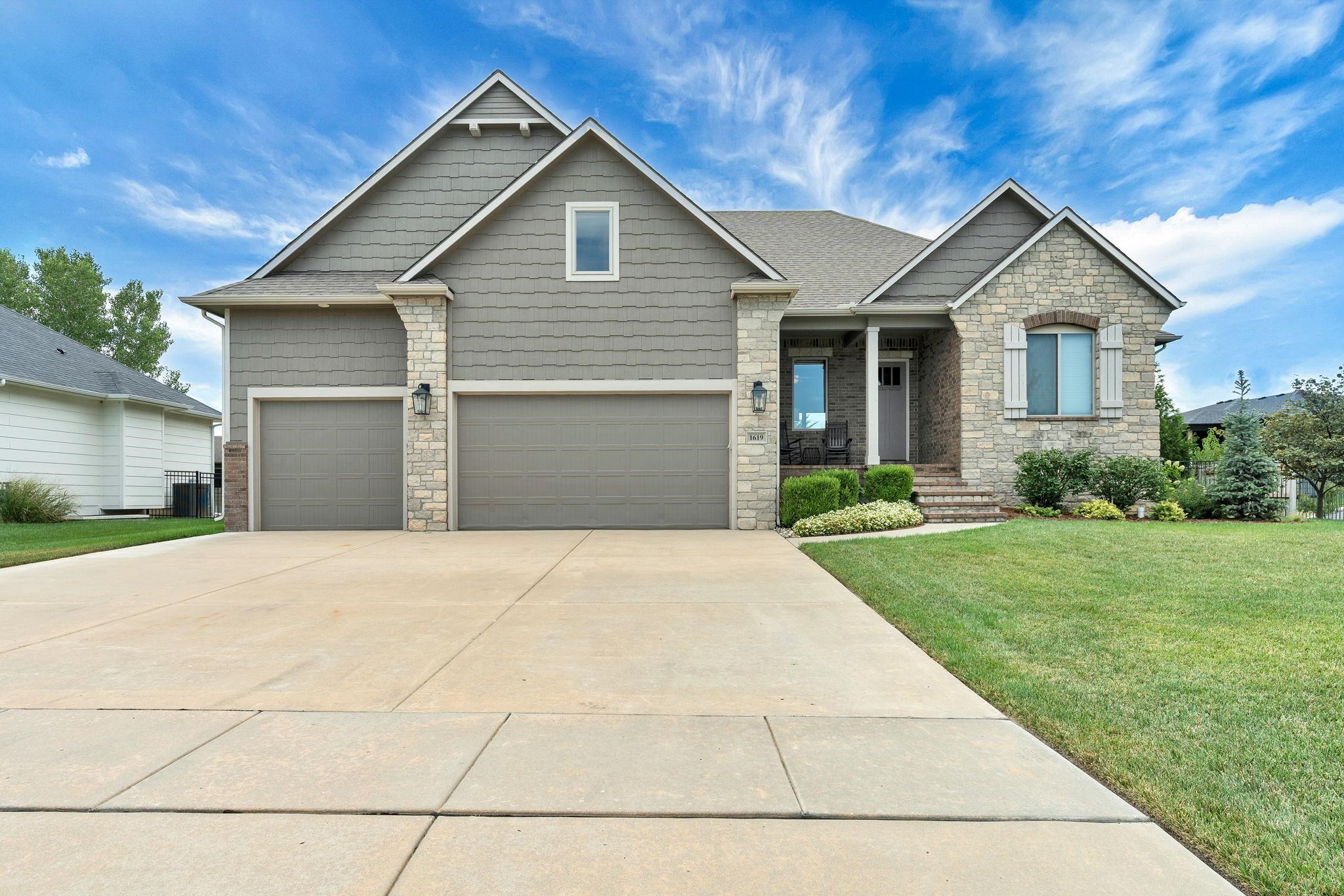 1619 N Lakeside Dr, Andover