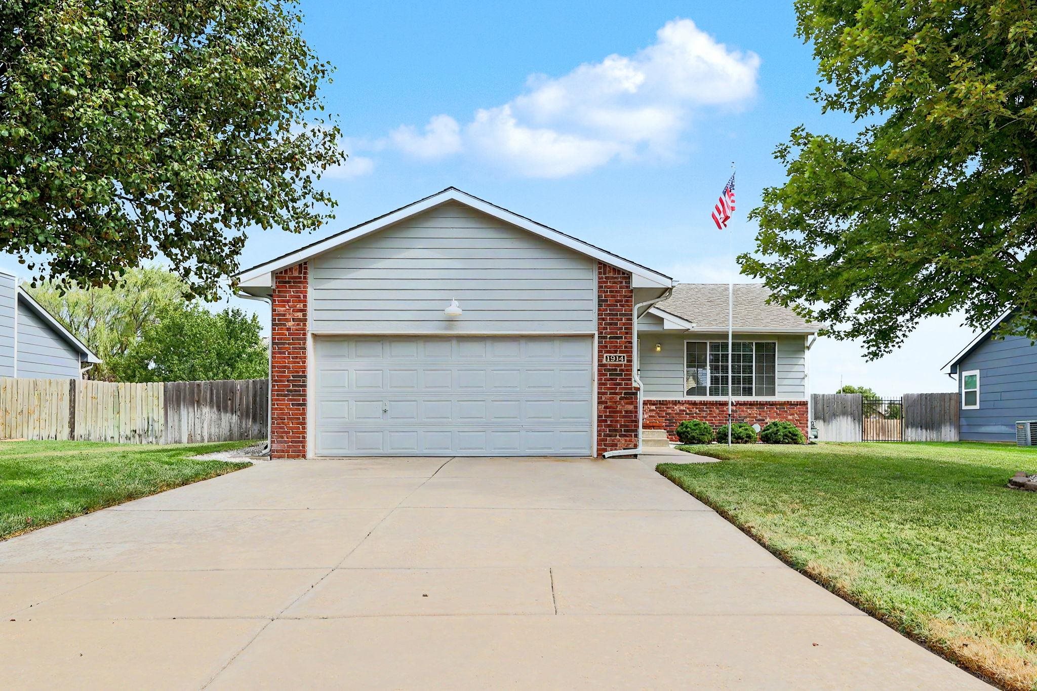 1914 Summerwood St, Goddard