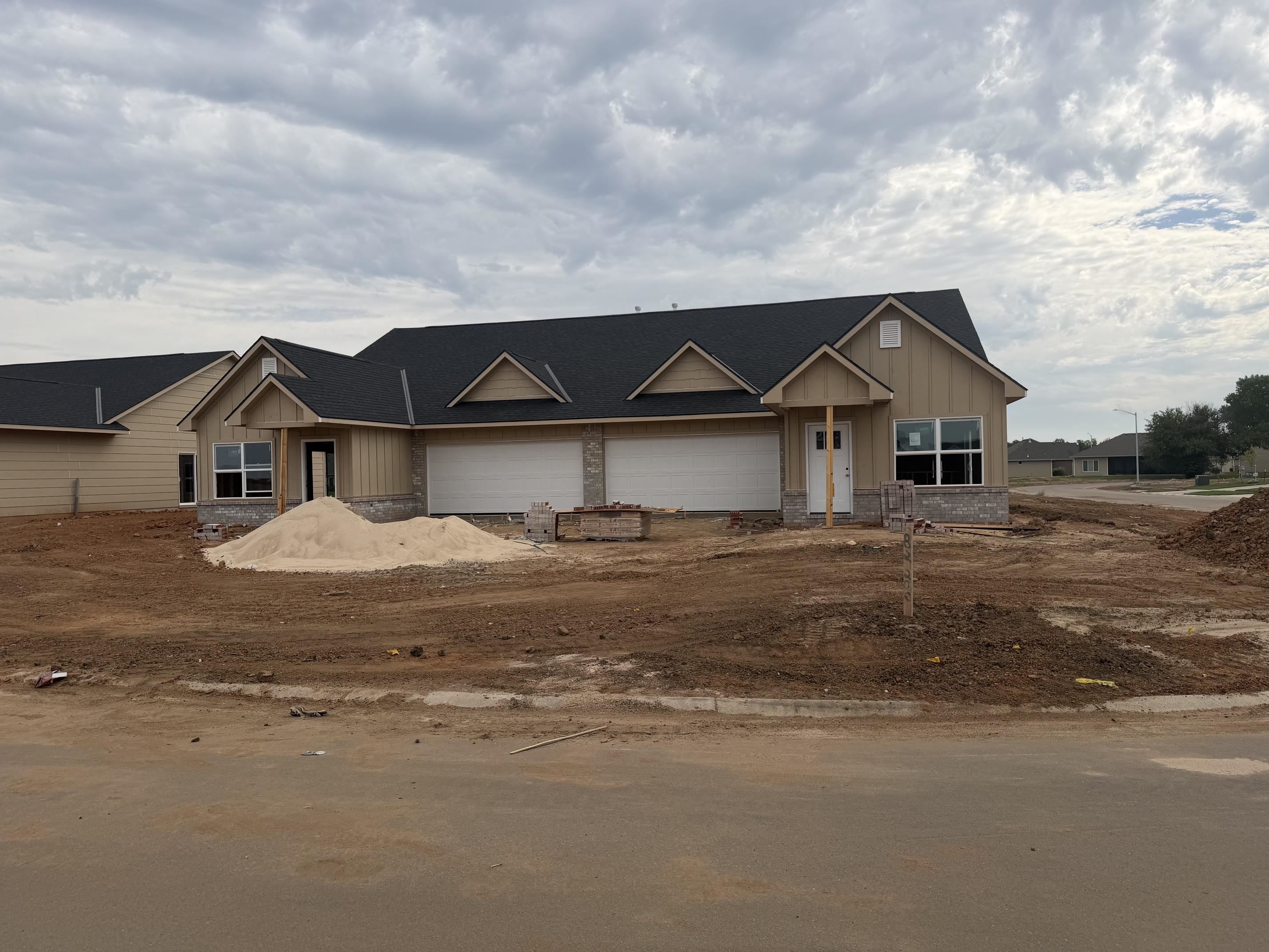 802 N Wheatland St, Wichita