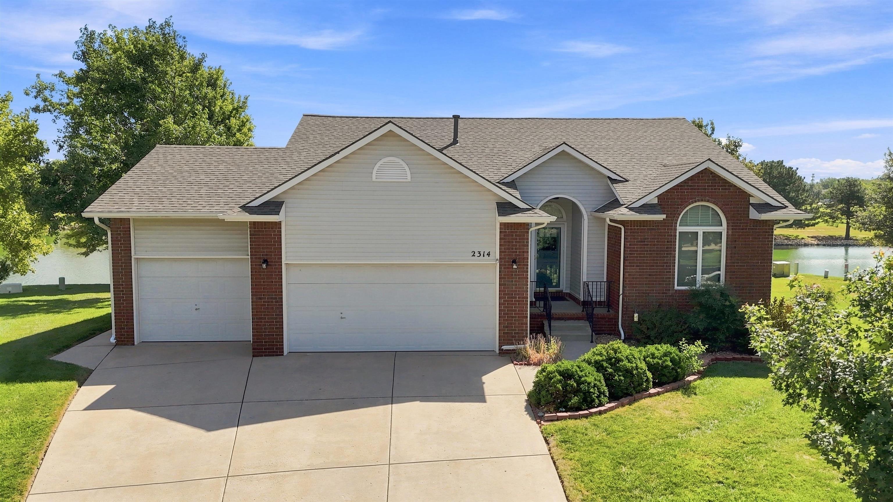 2314 N Parkridge Ct, Wichita