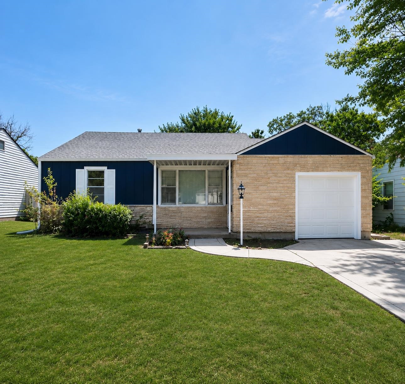 3609 E Countryside Plz, Wichita