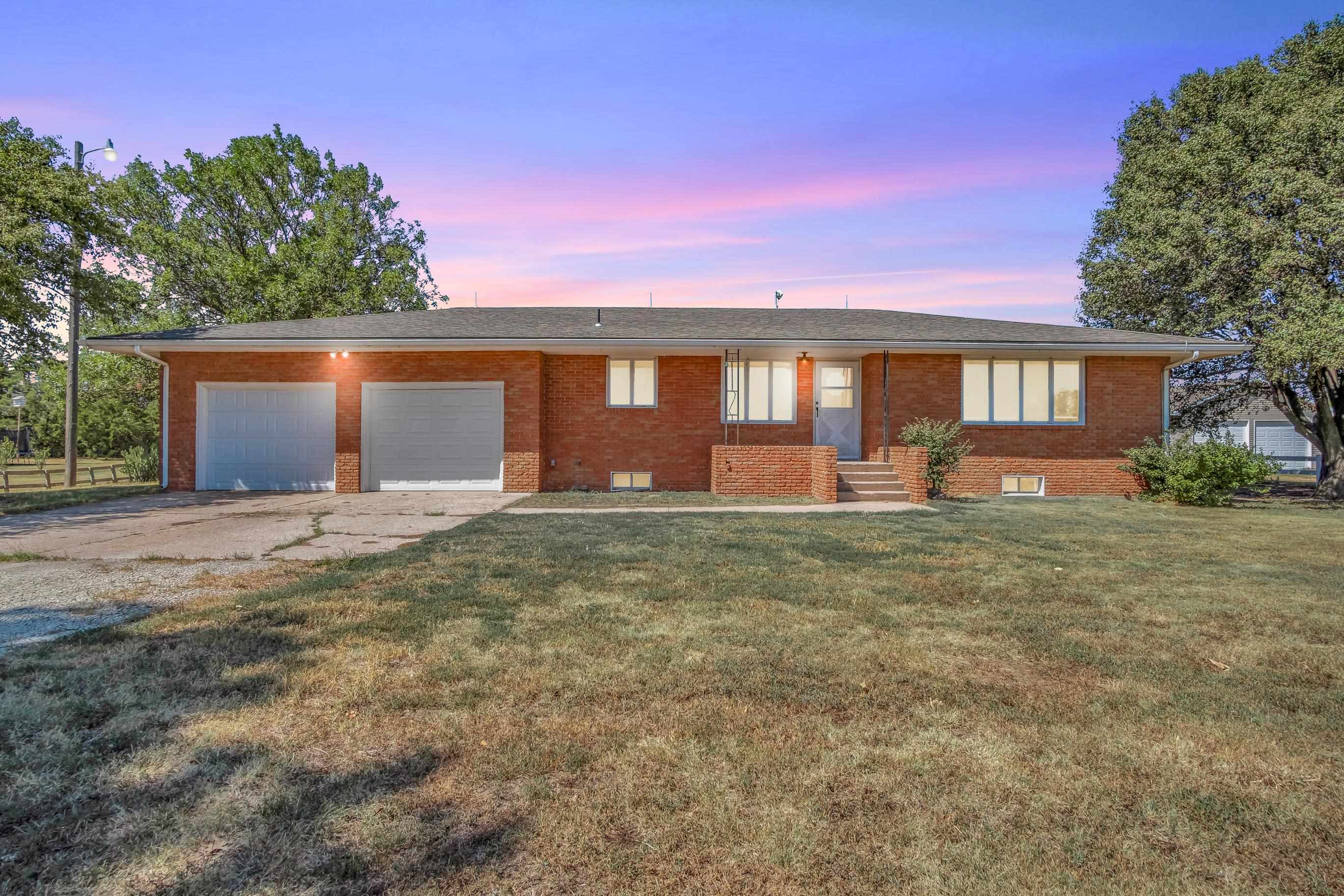 5724 NW 12, Newton