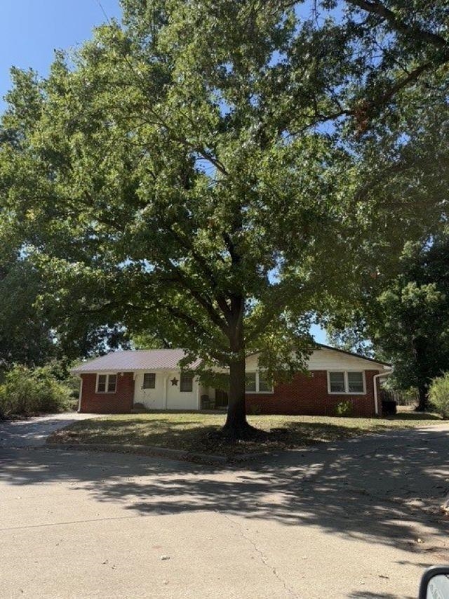 12 Roberts Ct, Winfield