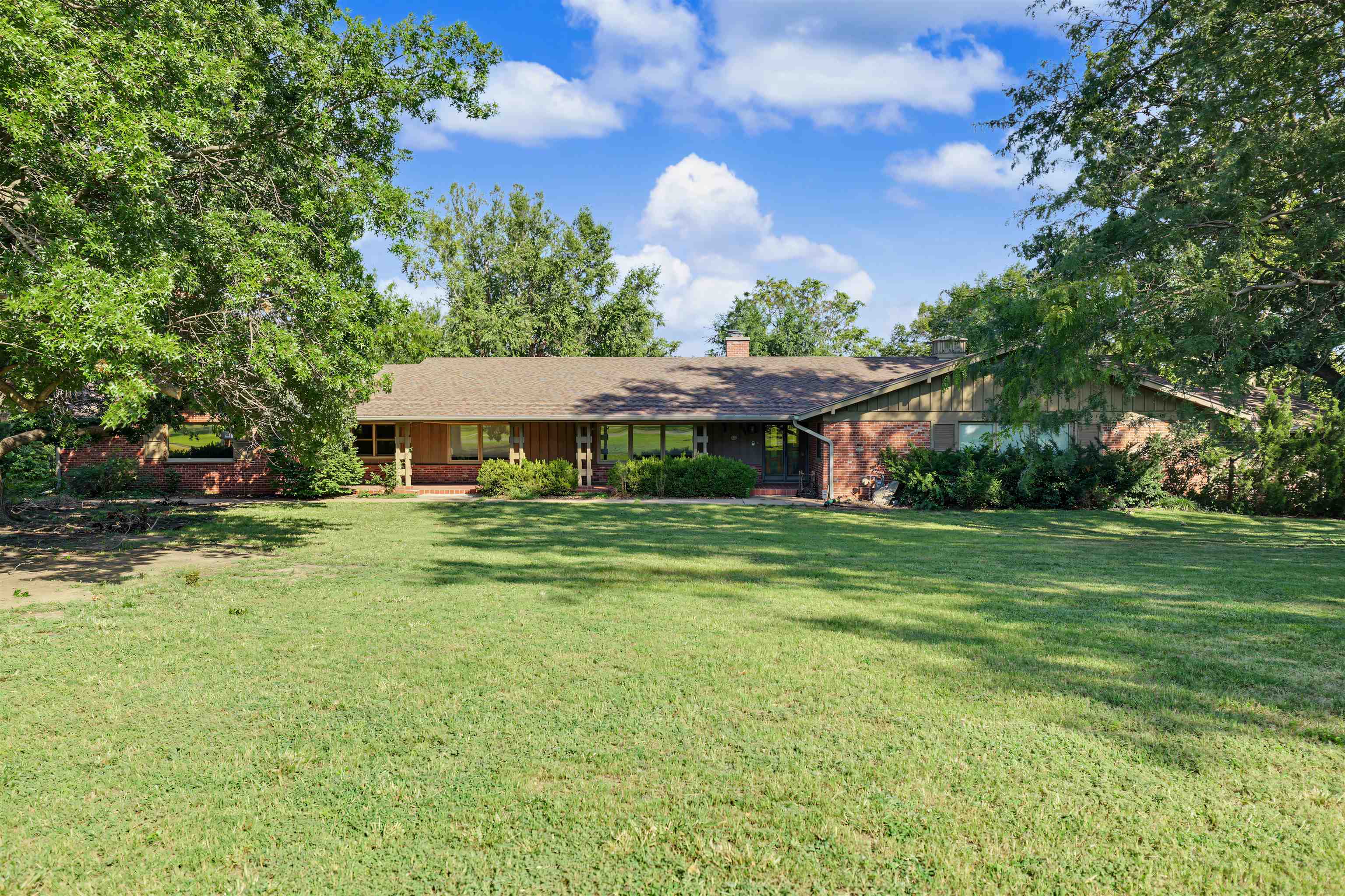534 Upper Mill Hts. Dr., Salina, KS, 67401