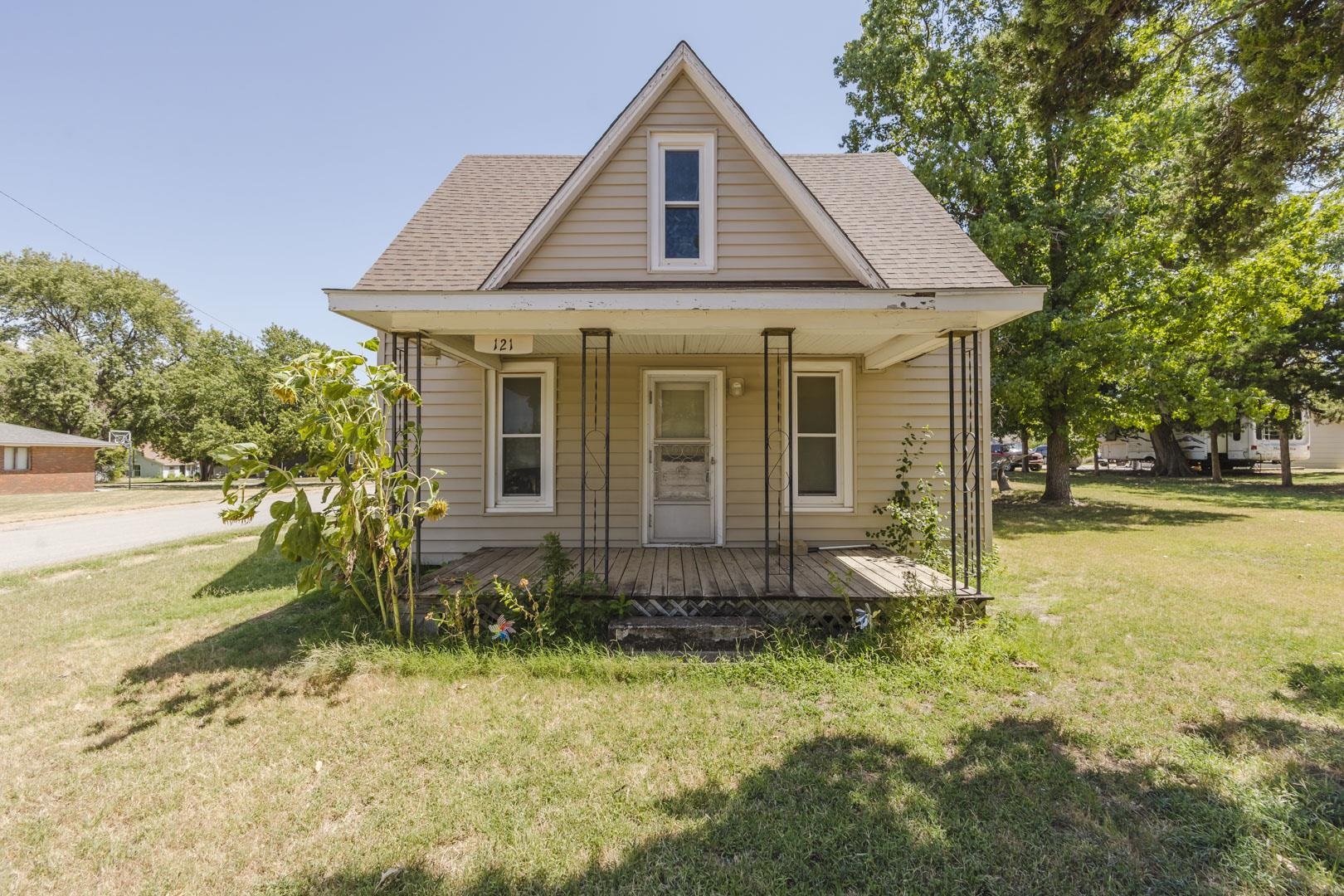 121 S Highland, Conway Springs