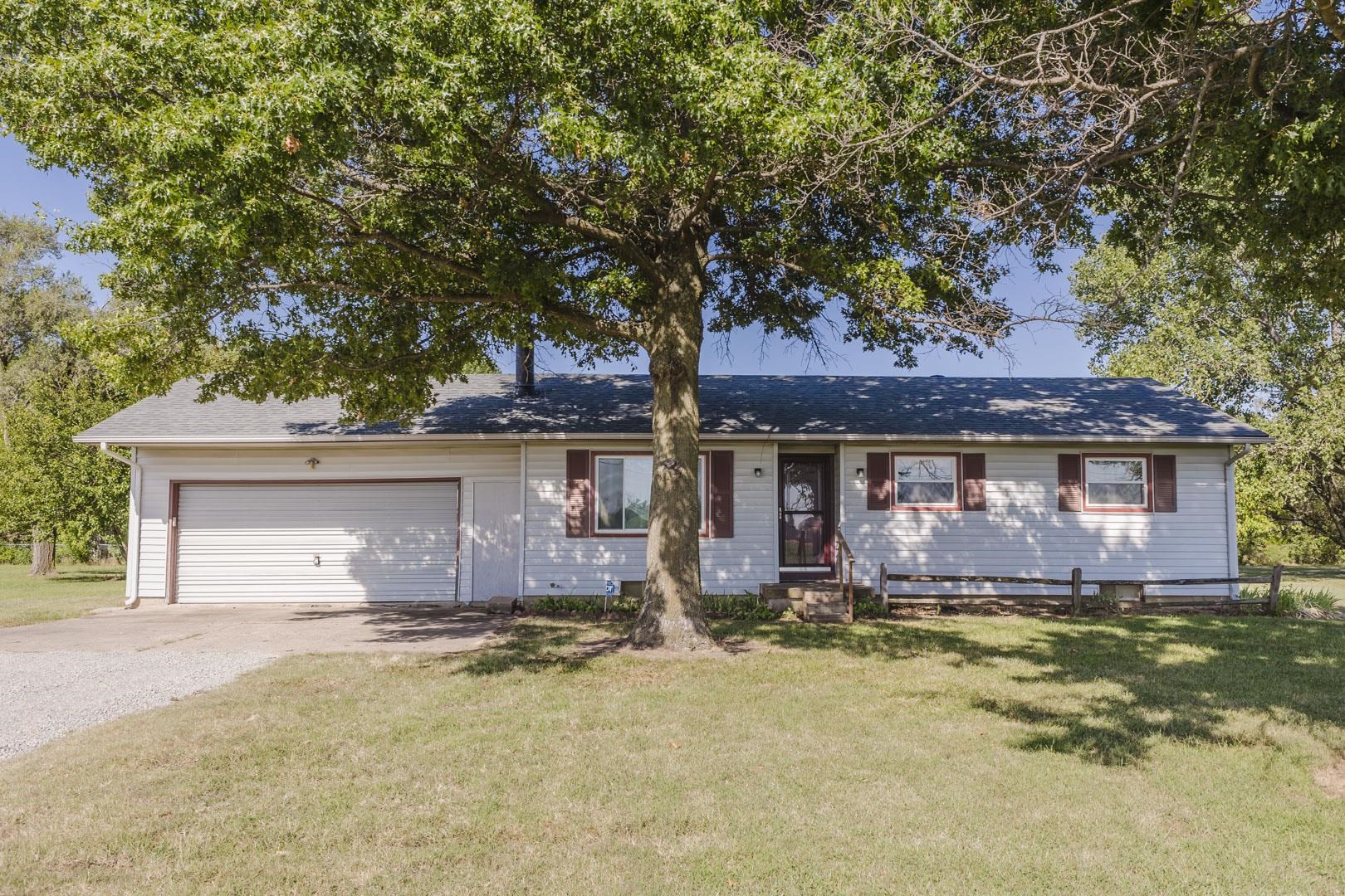 1247 N Hydraulic, Belle Plaine