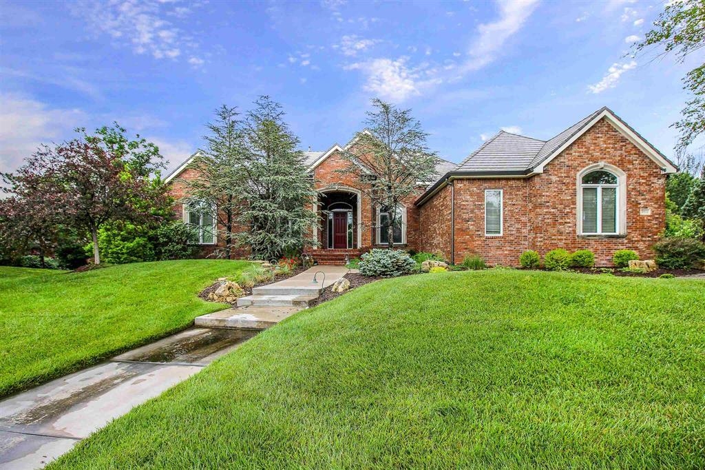 8513 E Bridlewood, Wichita