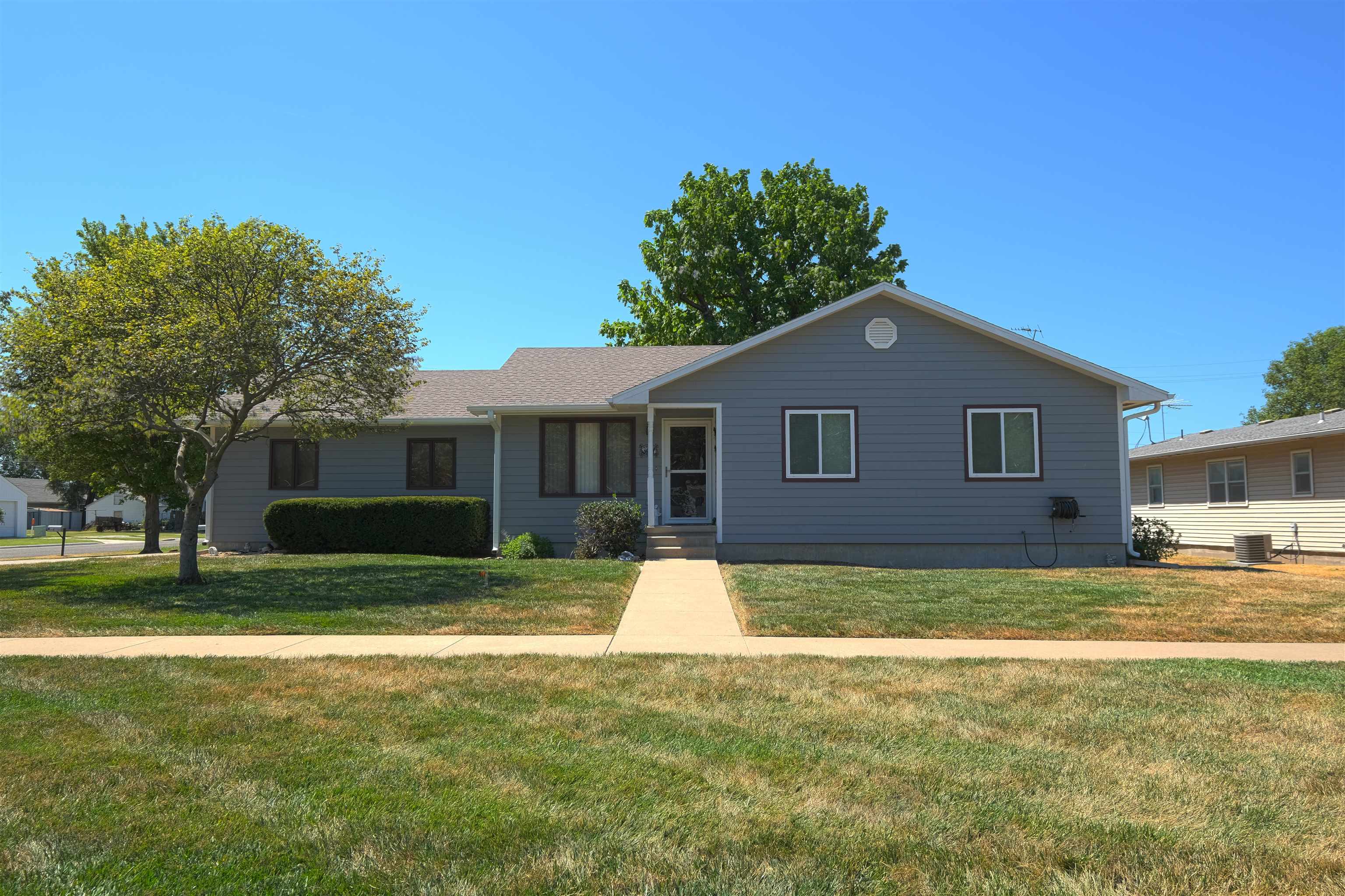 301 N Main, Hillsboro