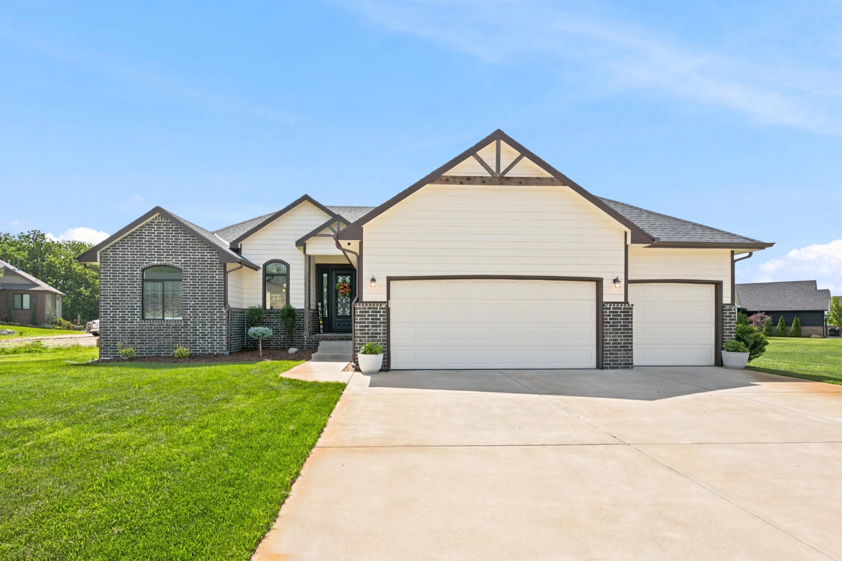 518 N Backwoods Ct, Valley Center