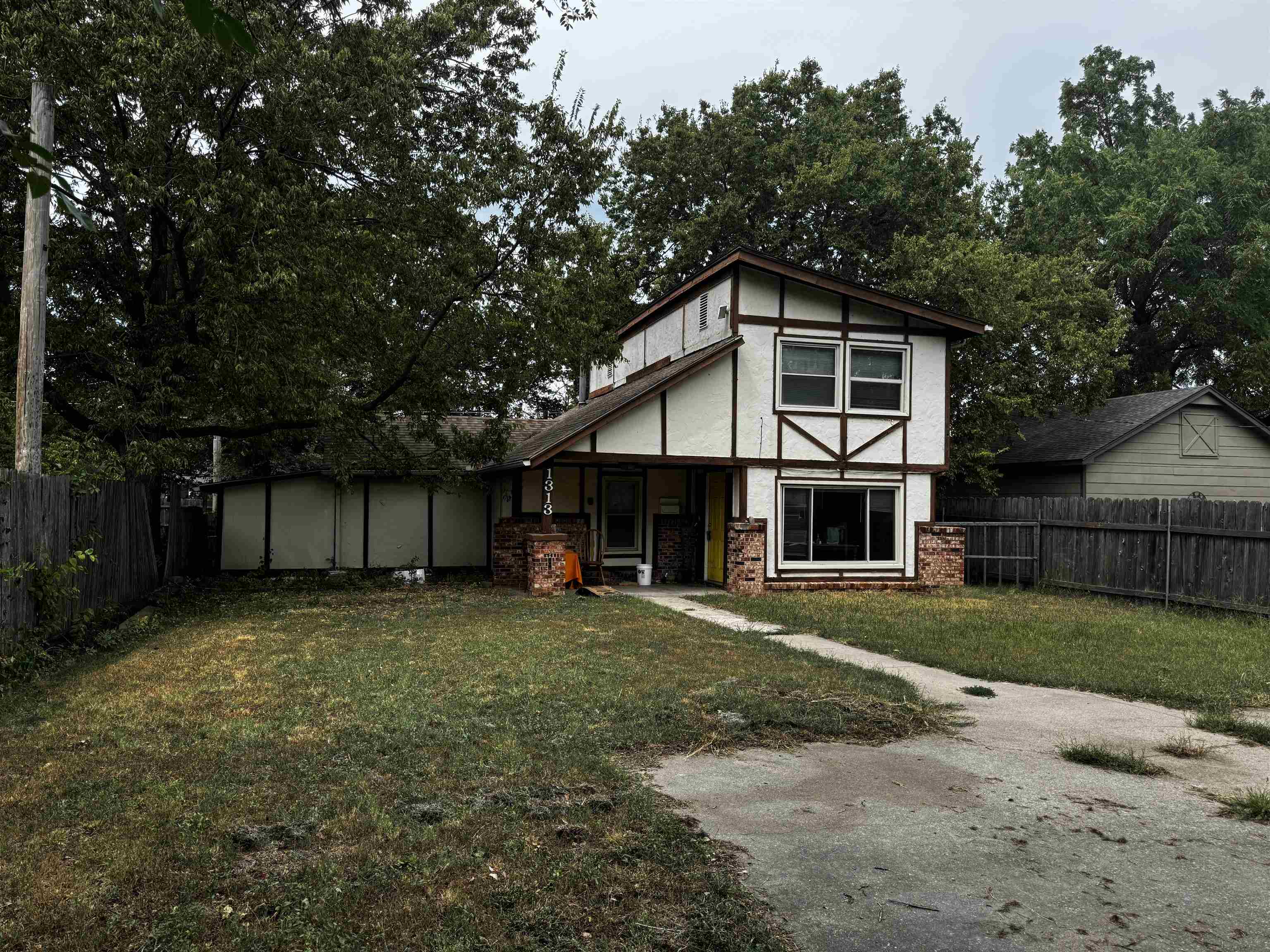 1313 S Fern St, Wichita