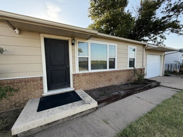 1229 N Spencer Rd, Newton