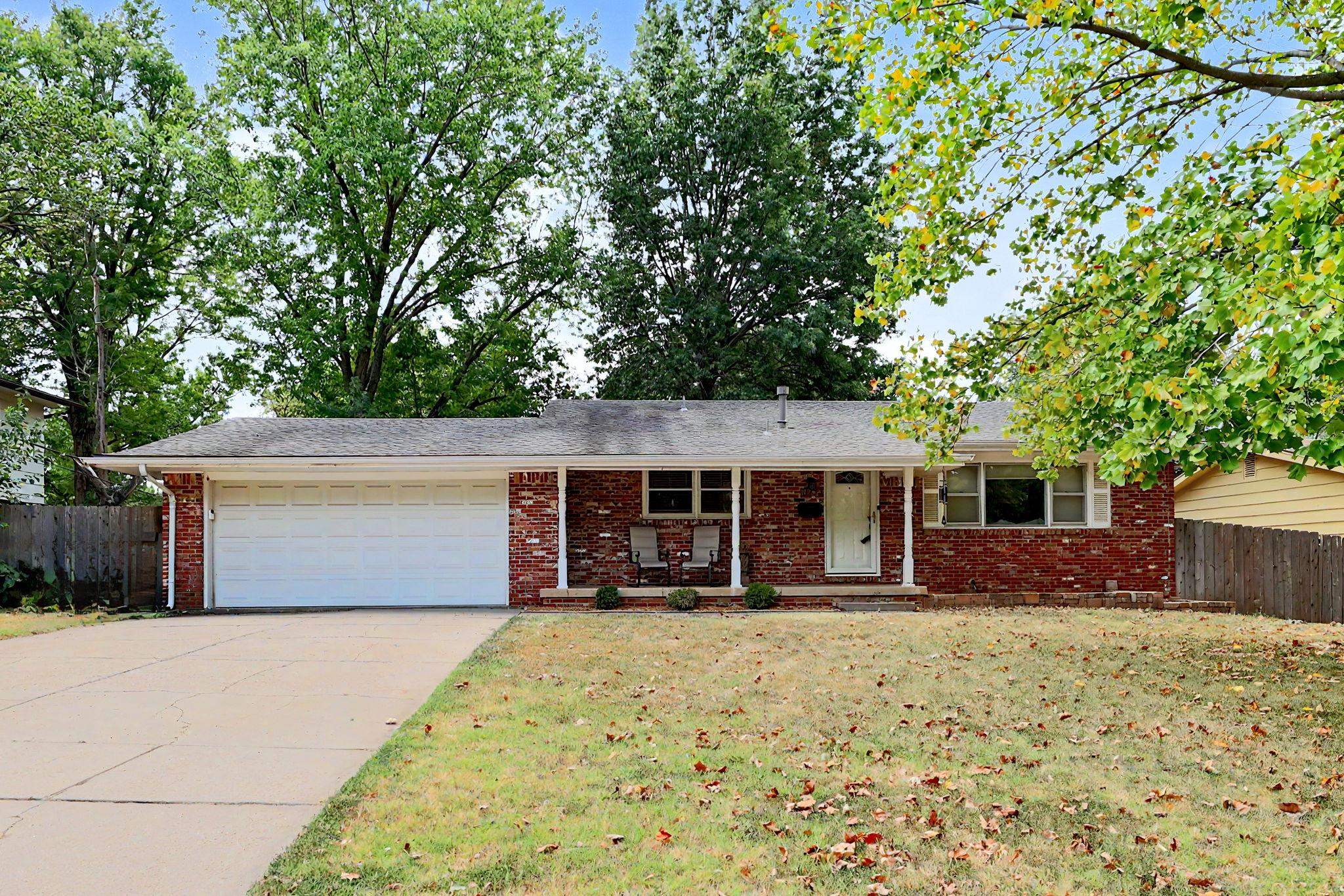 10233 W Binter, Wichita