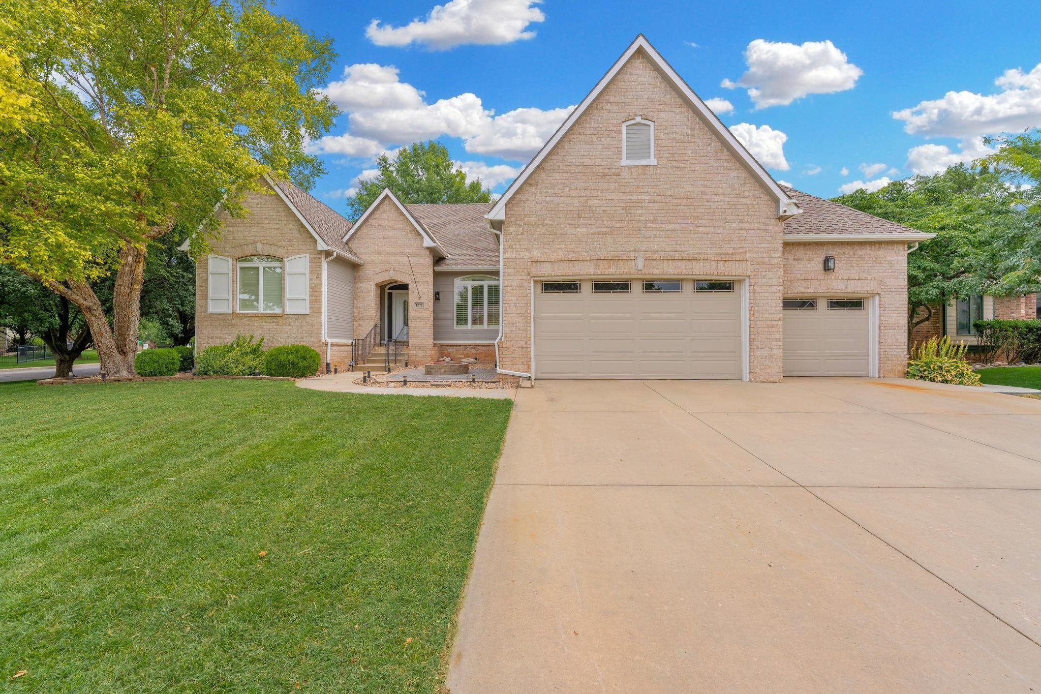 1272 N Hickory Creek Ct, Wichita, KS, 67235 photo 2