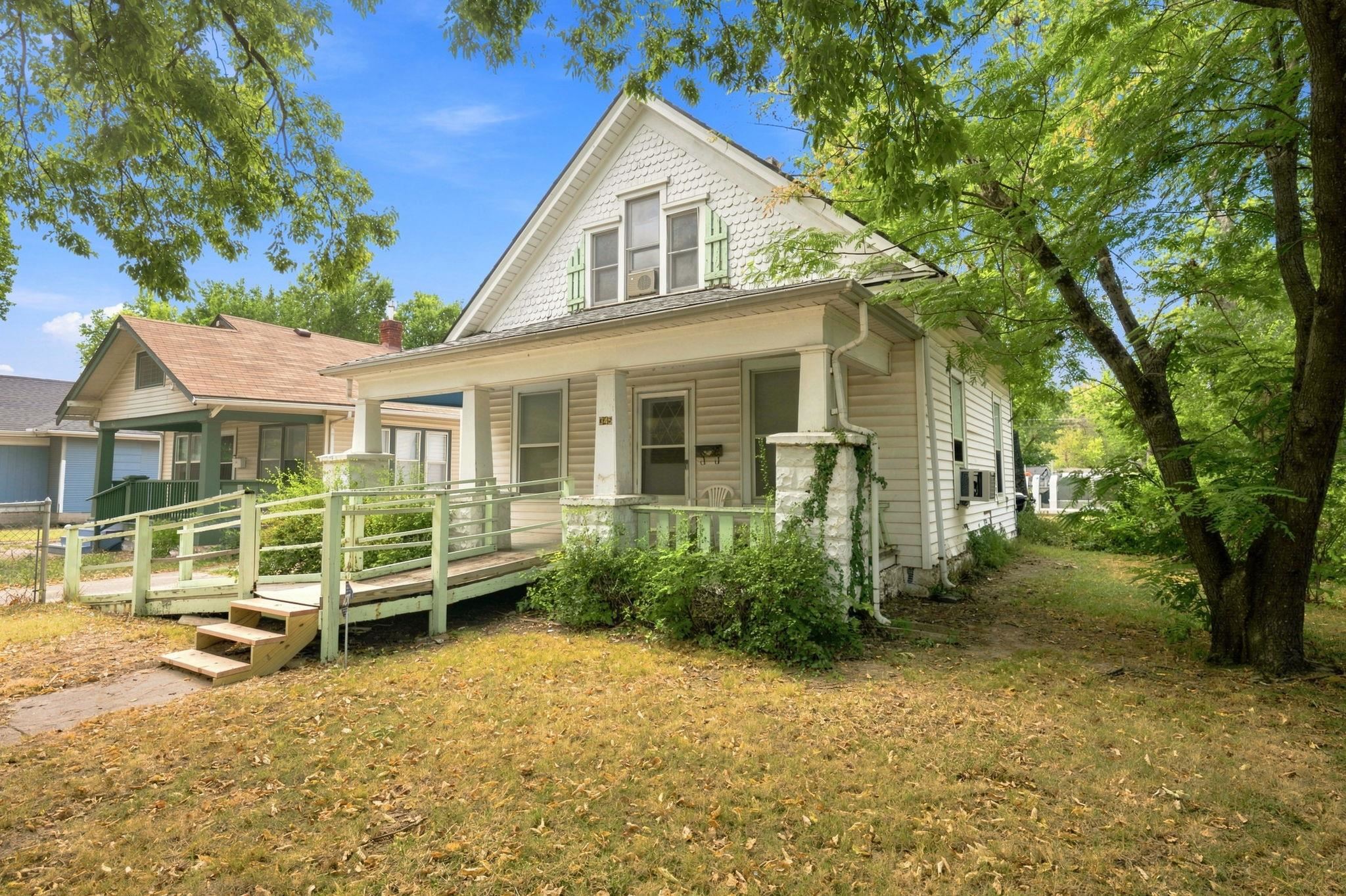 345 N Grove, Wichita