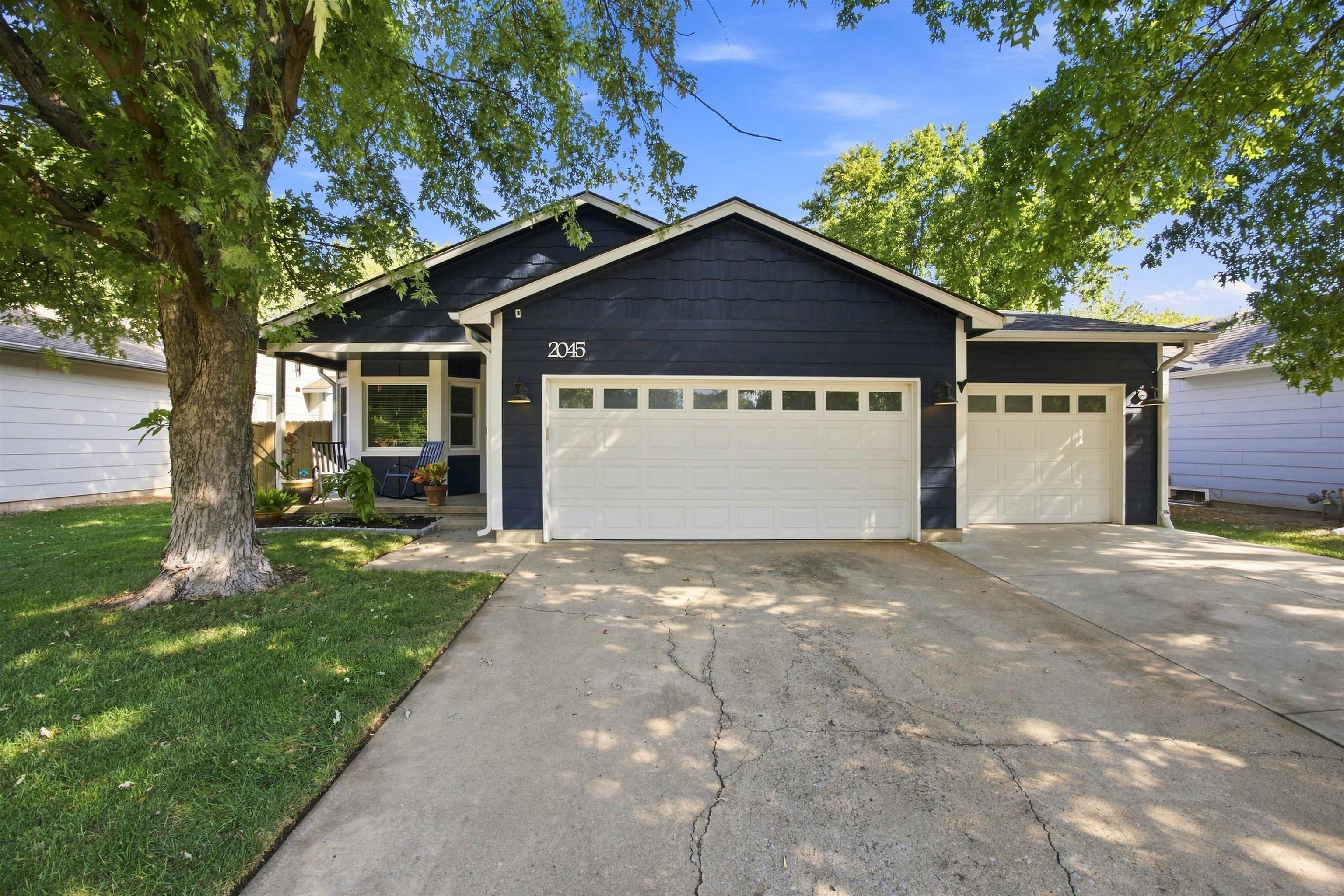 2045 N Parkridge Ct, Wichita