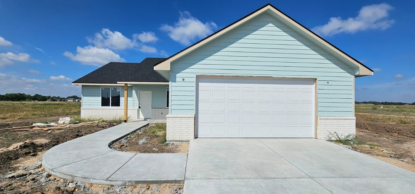 121 S Midway St., Valley Center