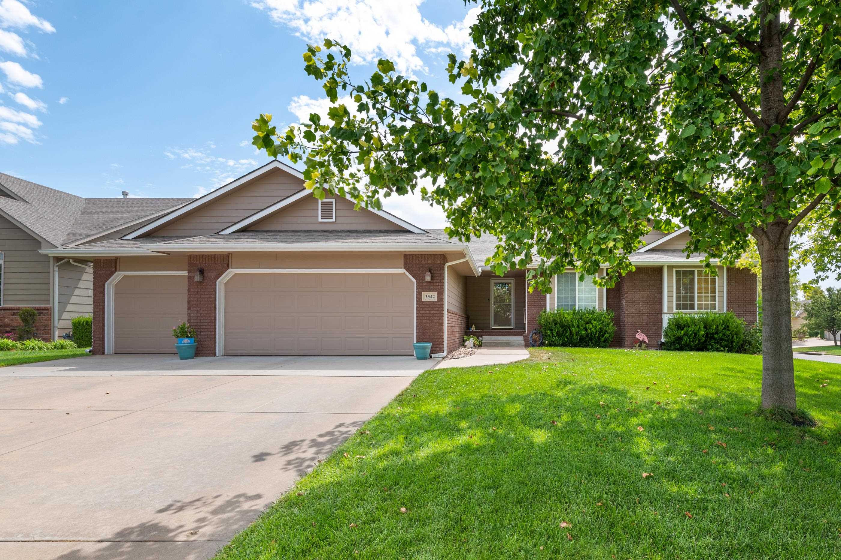 3542 N Lake Ridge Ct, Wichita