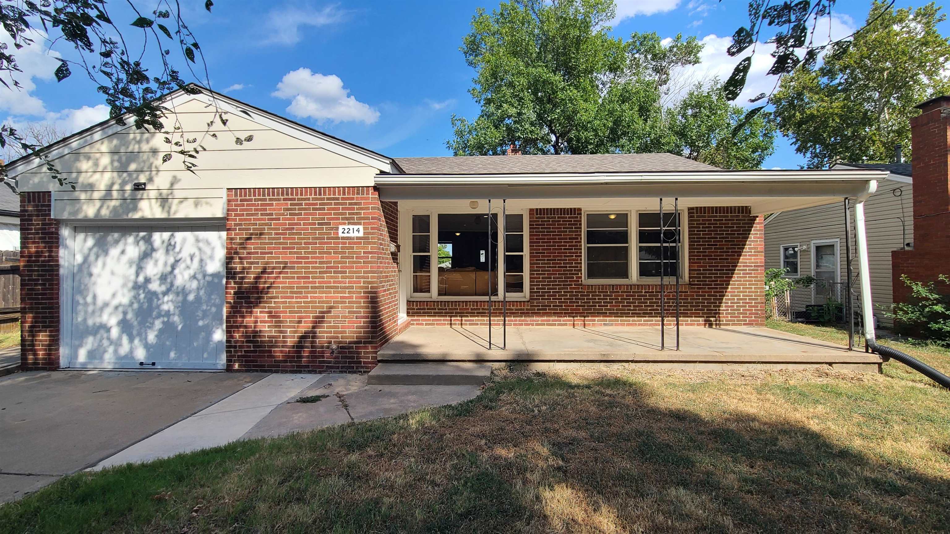 2214 S Pinecrest Ave, Wichita