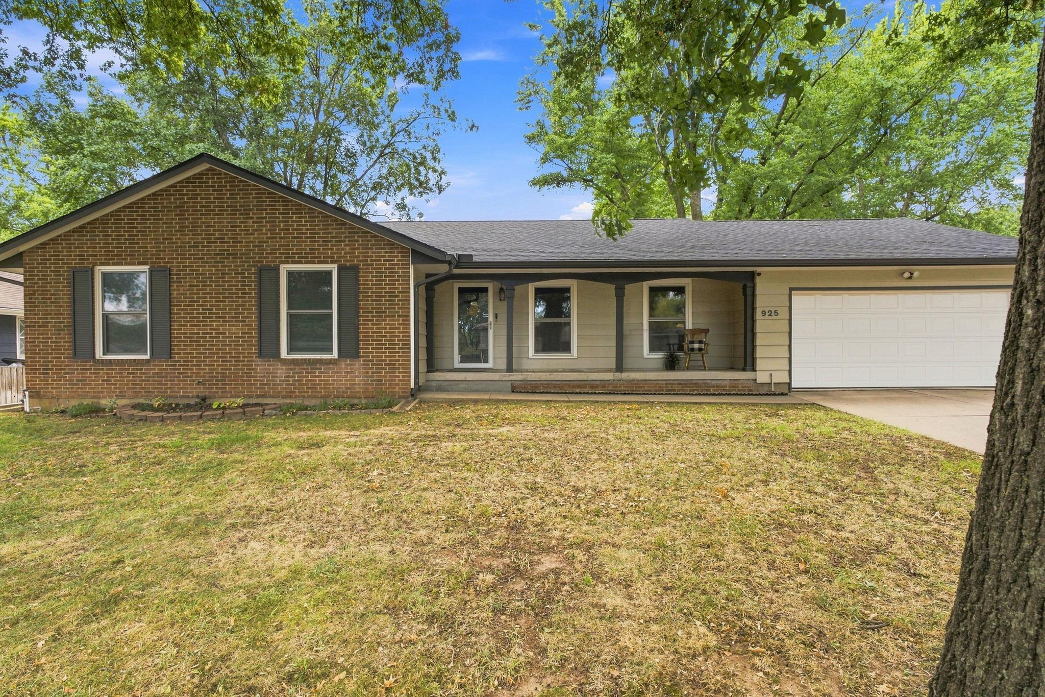 925 E Wedgewood Dr, Derby
