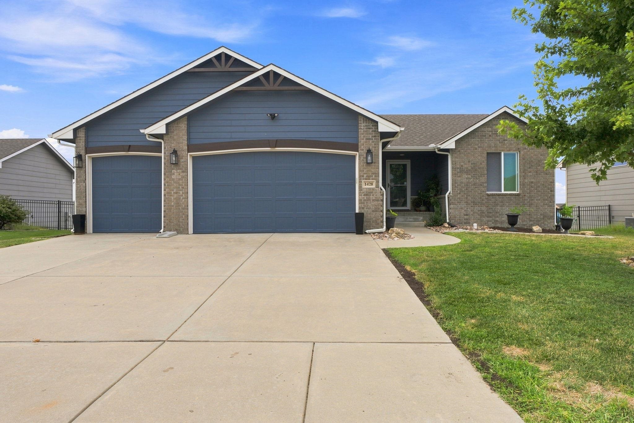 1428 N Aster St, Andover