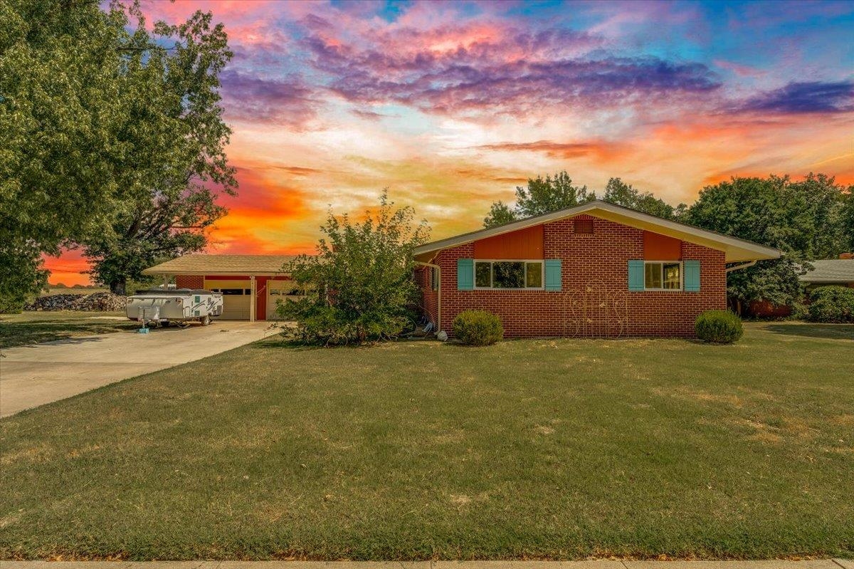 1610 W 34th St N, Wichita