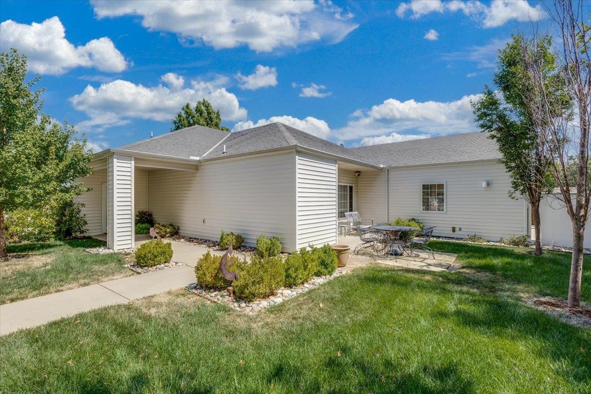 842 N Glenmoor St, Wichita