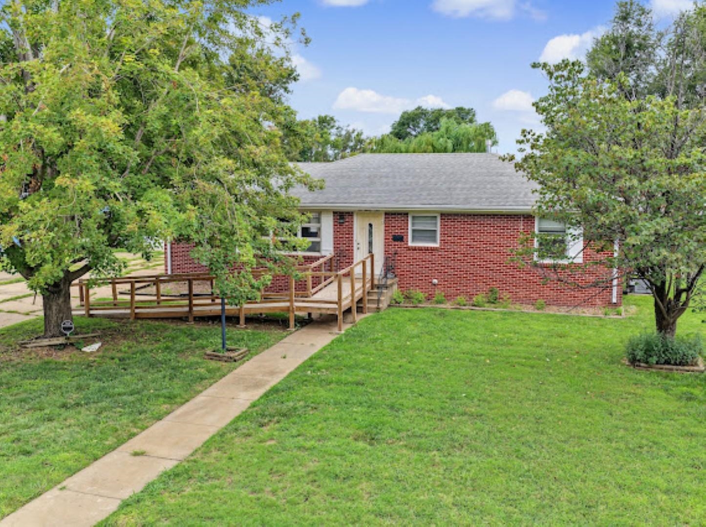 621 N 12th, Salina