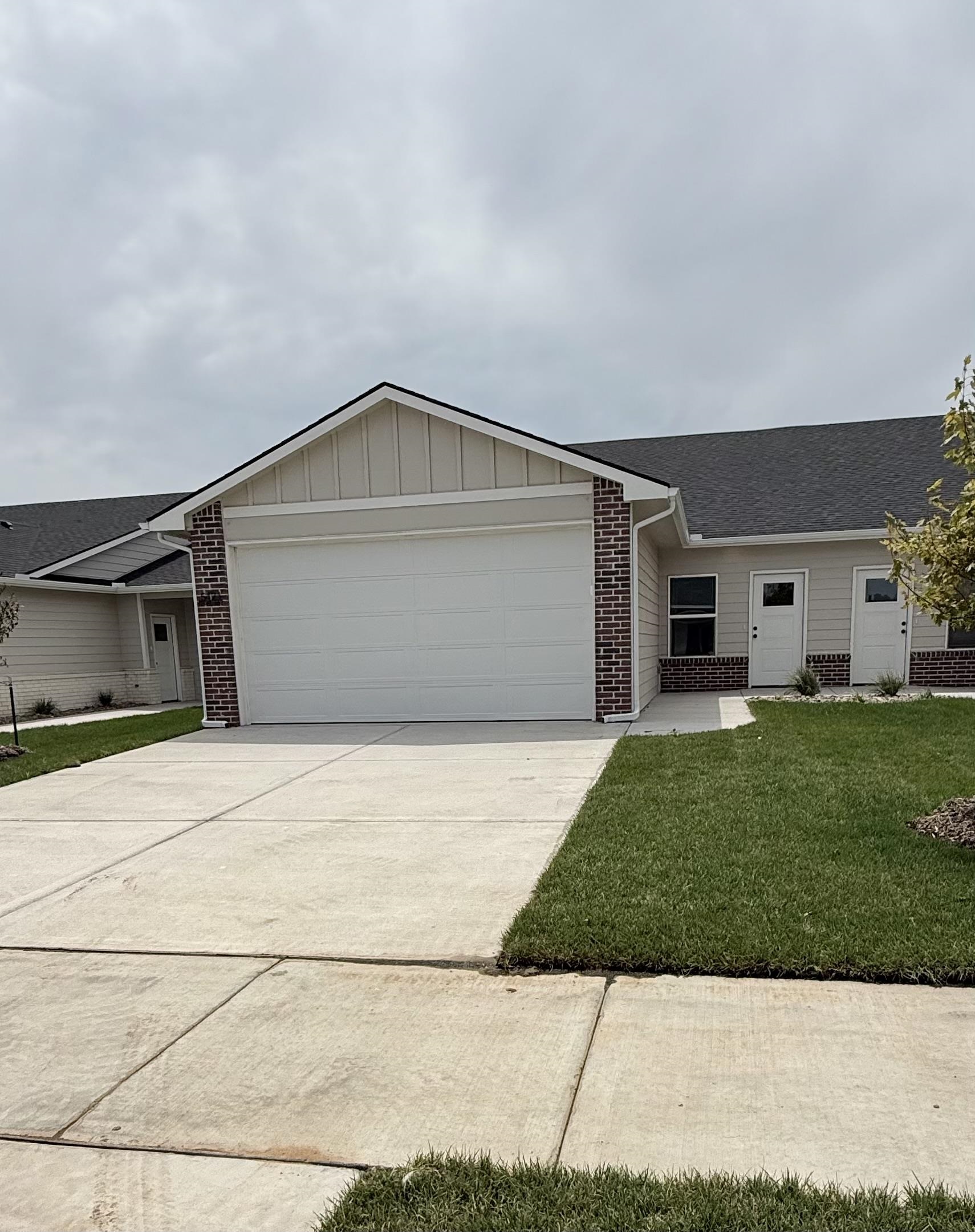 5425 W Rolly, Wichita