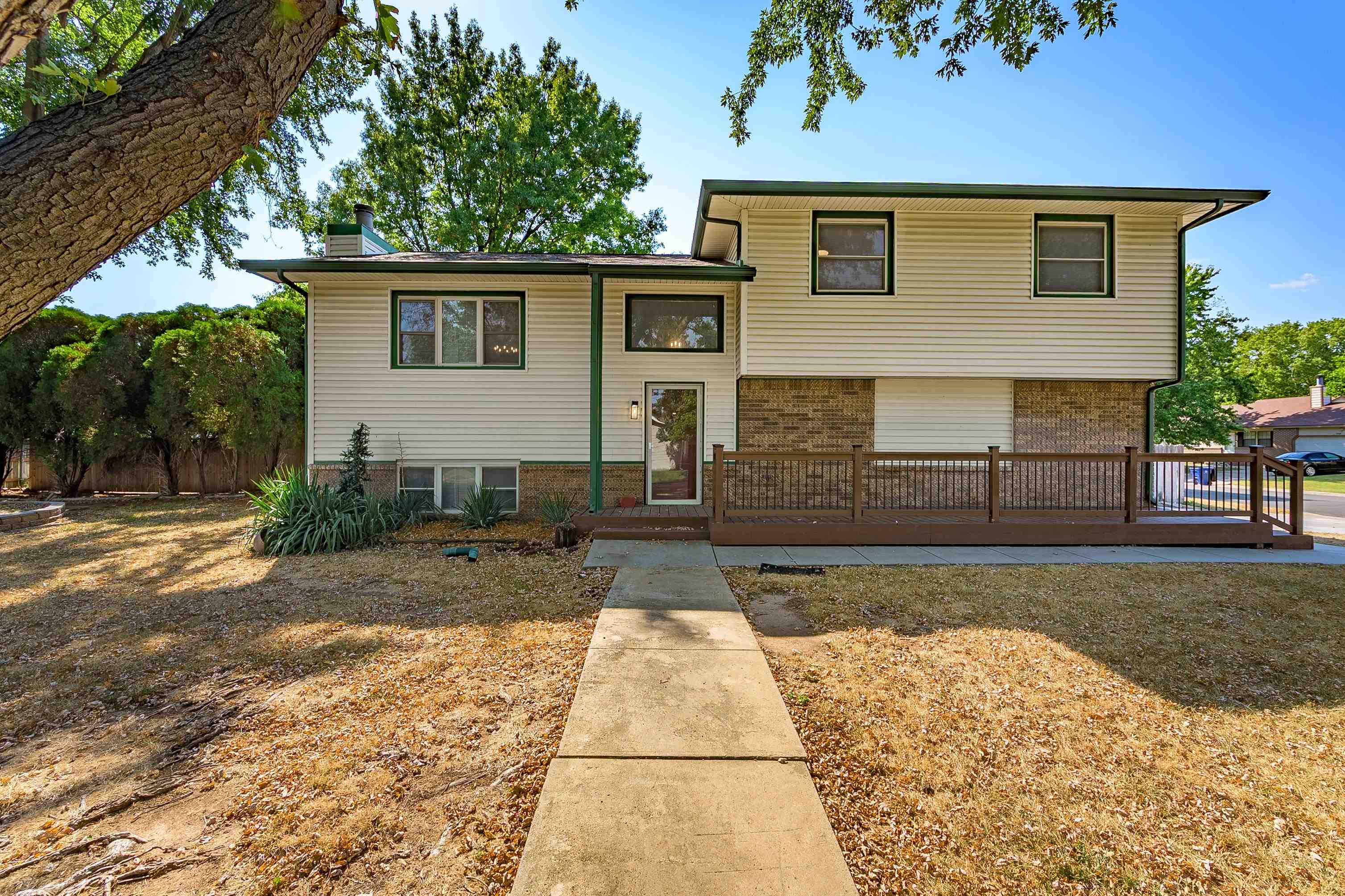 255 N Parkdale St, Wichita