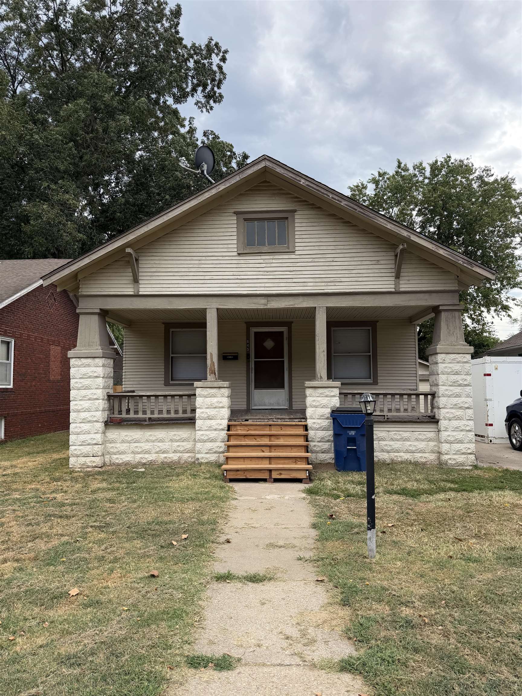 645 N Lorraine Ave, Wichita